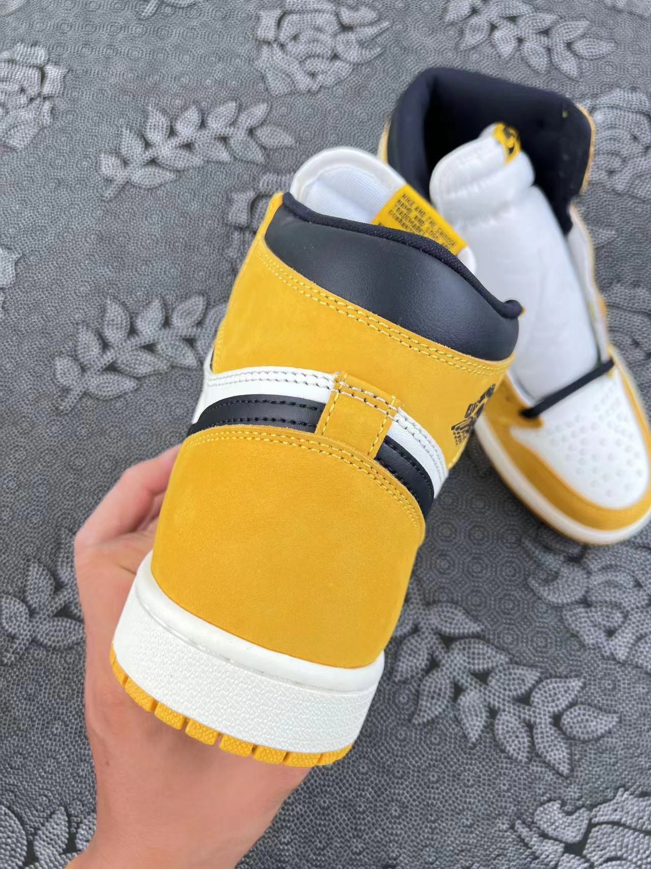 ? Air Jordan 1 Retro High OG 6 Rings 高帮复古篮球鞋 黑黄配色?