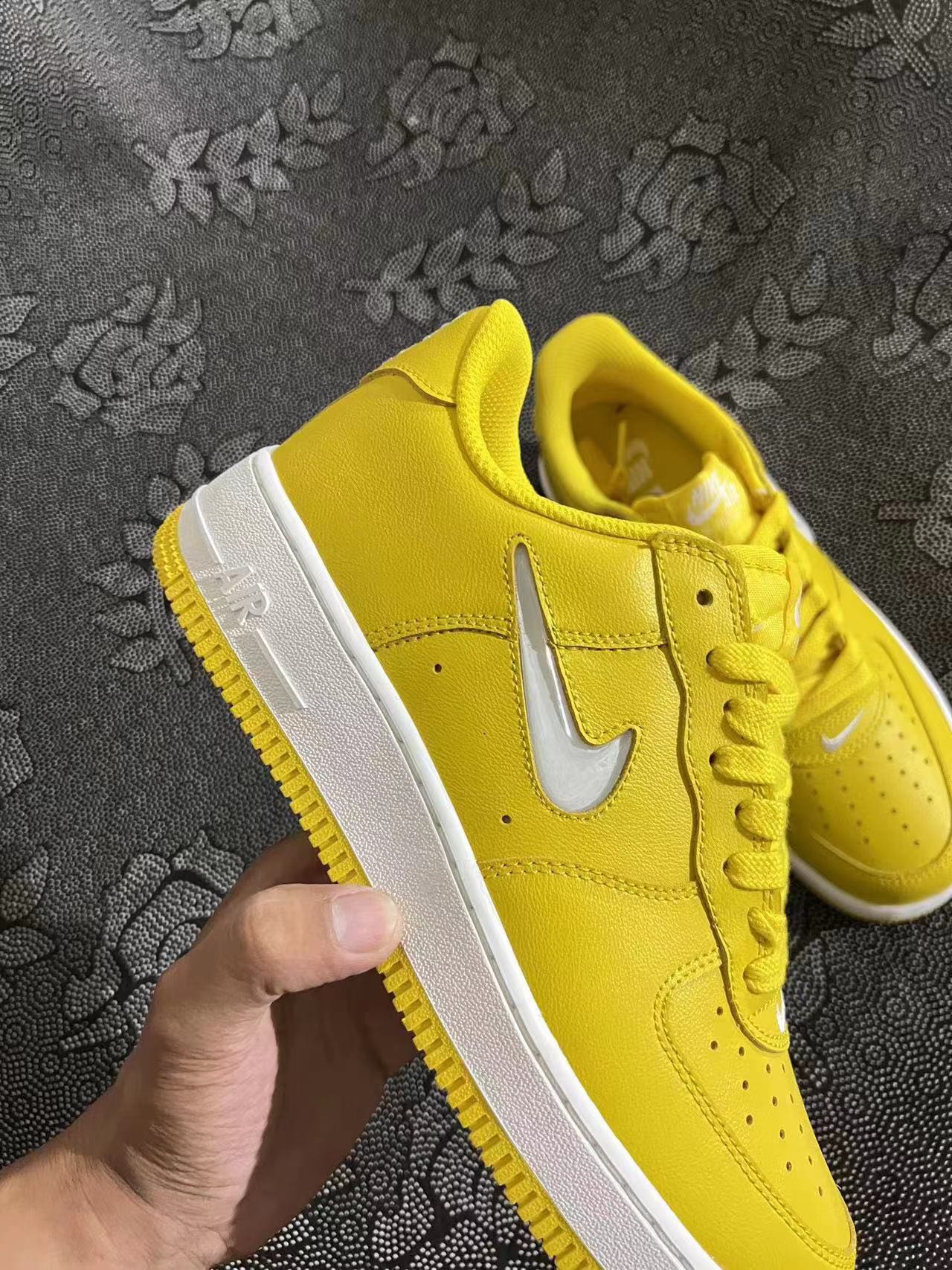 ? Nike Air Force 1 Low “Color of the Month 柠檬黄?