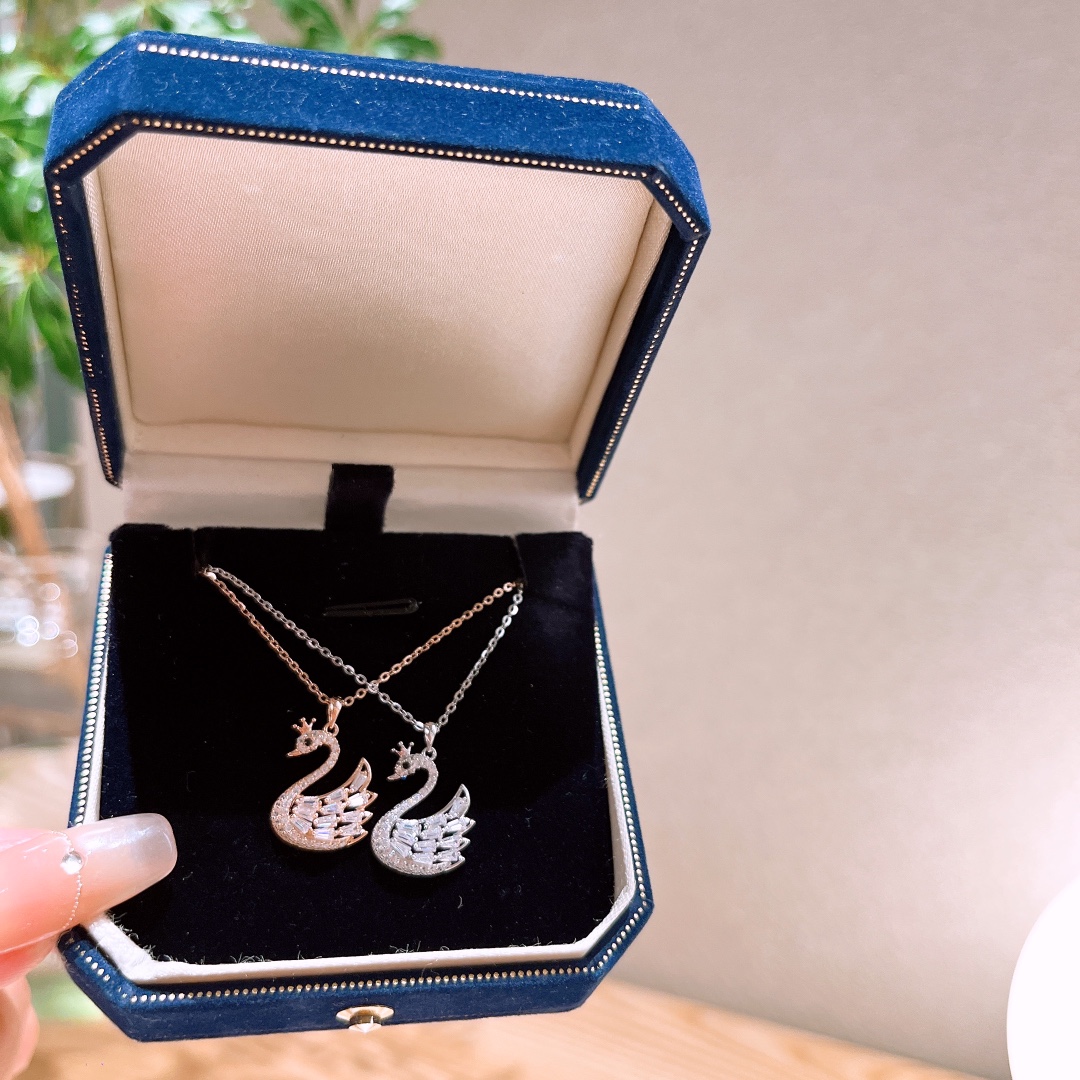 Hypoallergenic Silver Necklace Gentle Mother's Day Silver