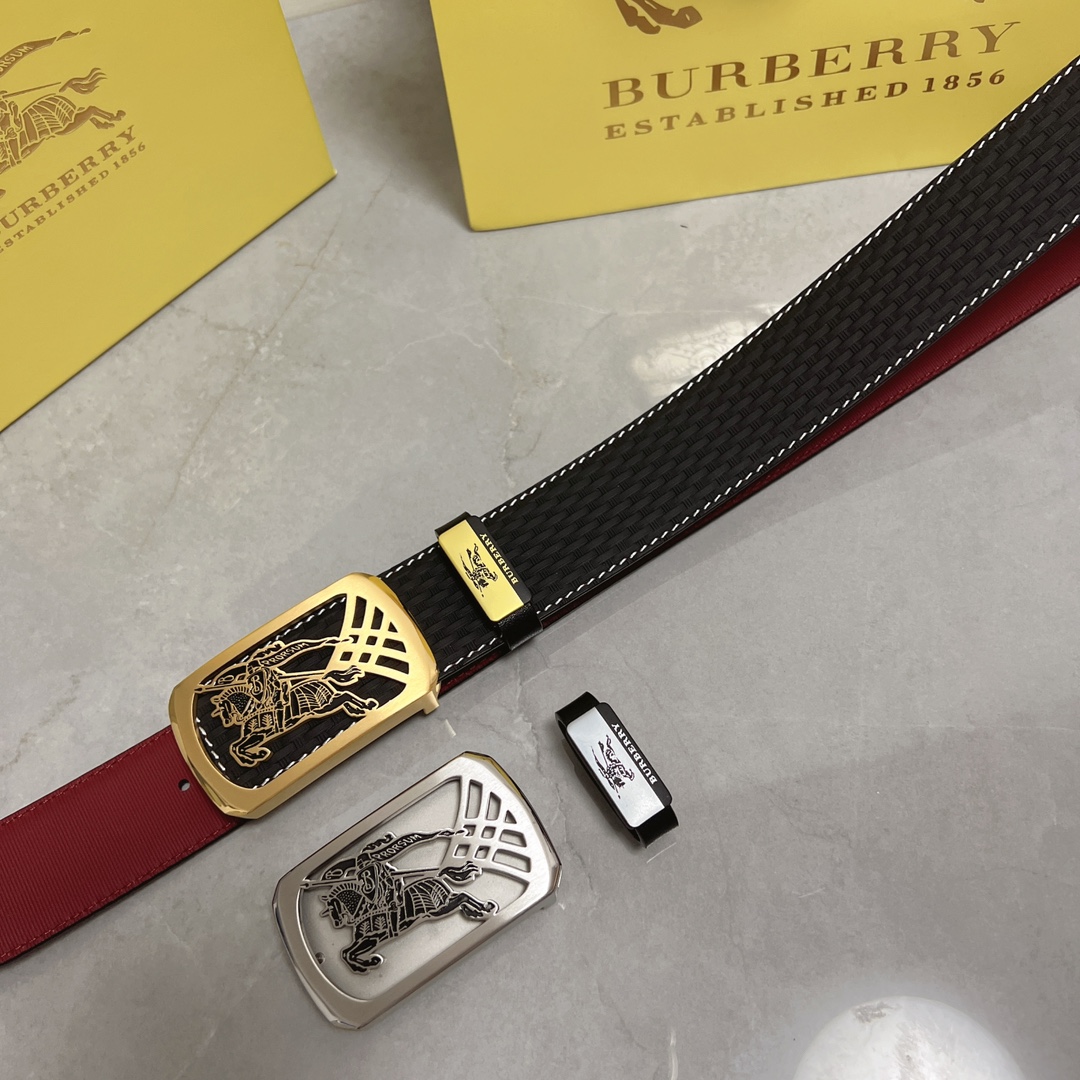 品名：巴宝莉💕原单  P220
材质：原单牛皮腰带 百分百头层牛皮腰带✨保证真皮，24K纯钢扣，专柜原单品质、做工精细，时尚大牌，送人自用首选
包装： 请认准如图专柜包装💕赠送打孔器💞手提袋💕专柜礼盒💍宽度3.8CM