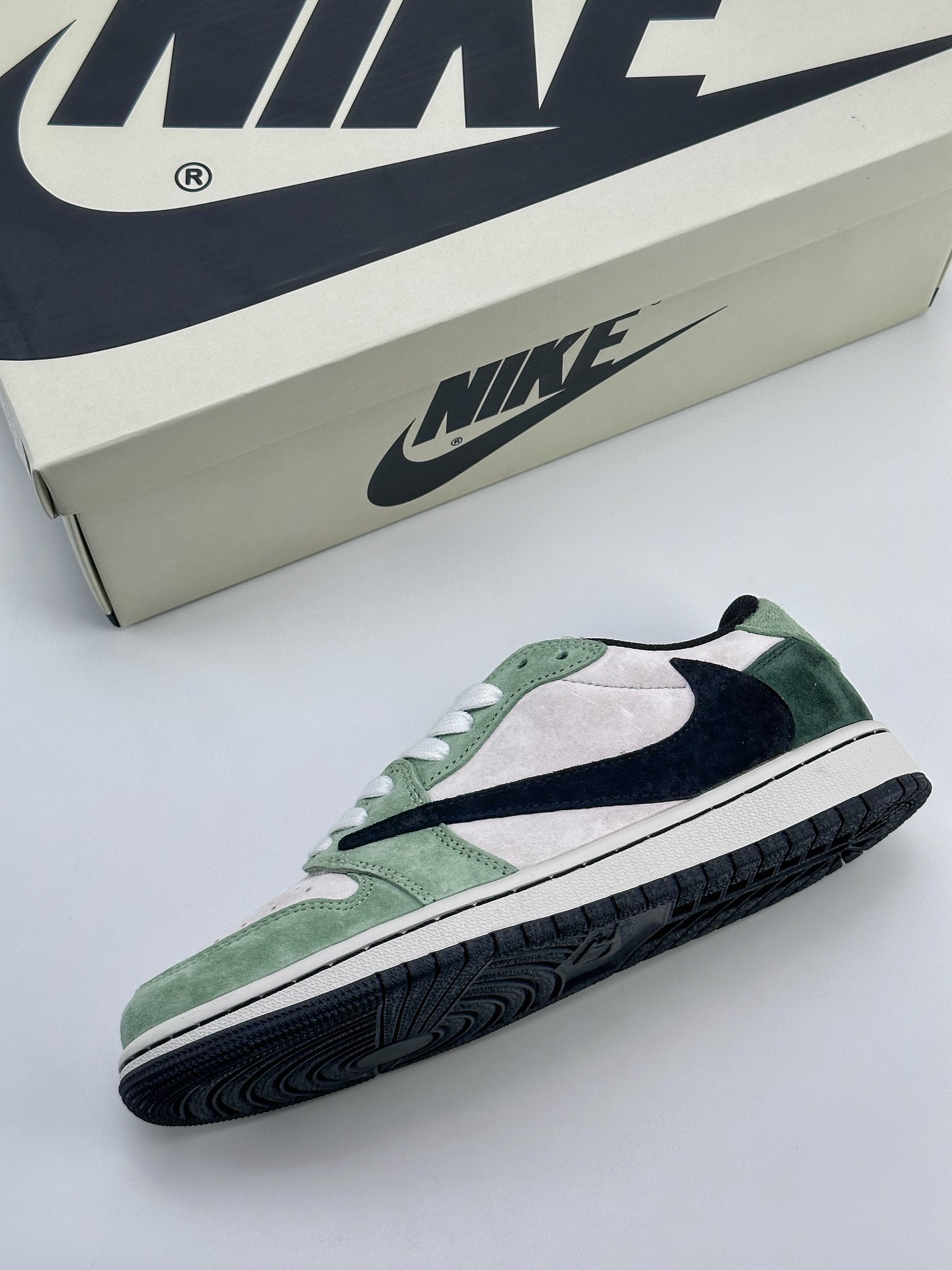 Travis Scott x Nike Air Jordan 1 Low Air Jordan 1 Low Suede White Green Hook DM7866-813