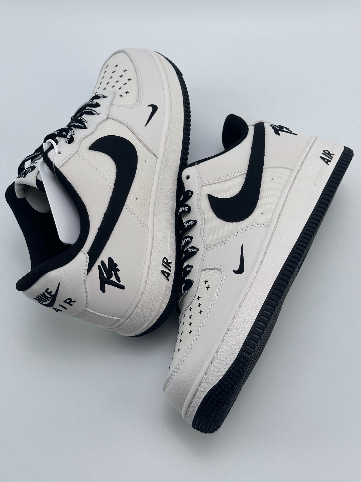 Nike Air Force 1 Low 07 TS x Supreme three-party joint white and black PF9055-754