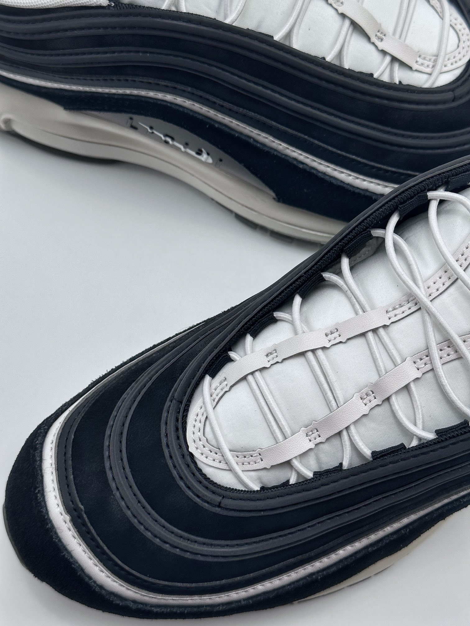 Channel order NK Air Max 97 white and black DZ5316-010