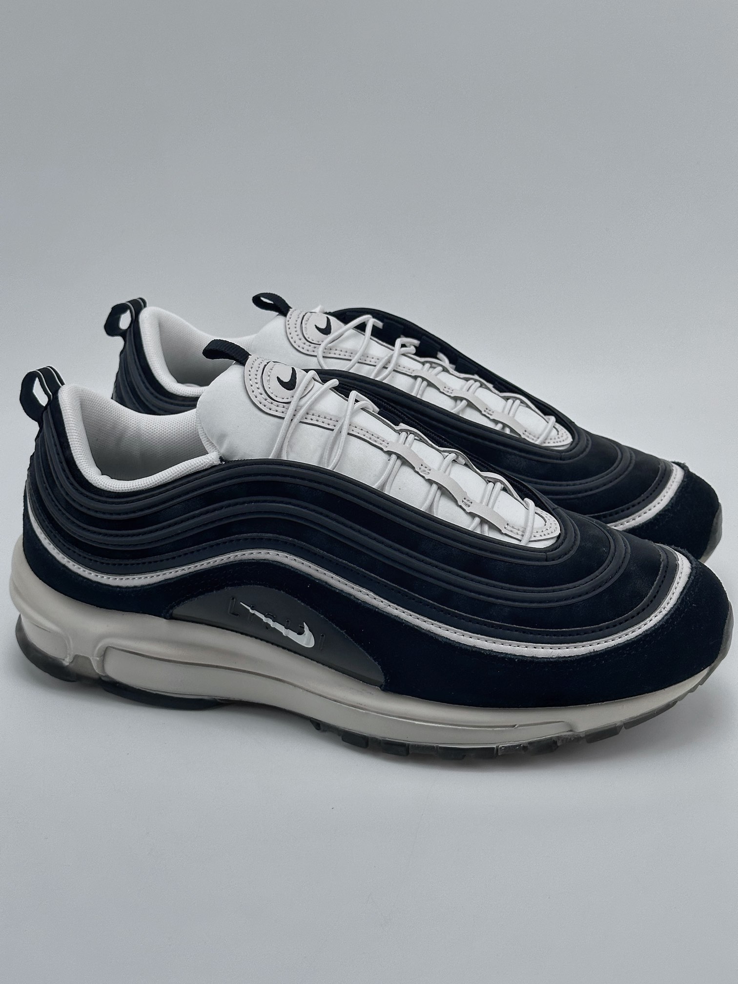 Channel order NK Air Max 97 white and black DZ5316-010