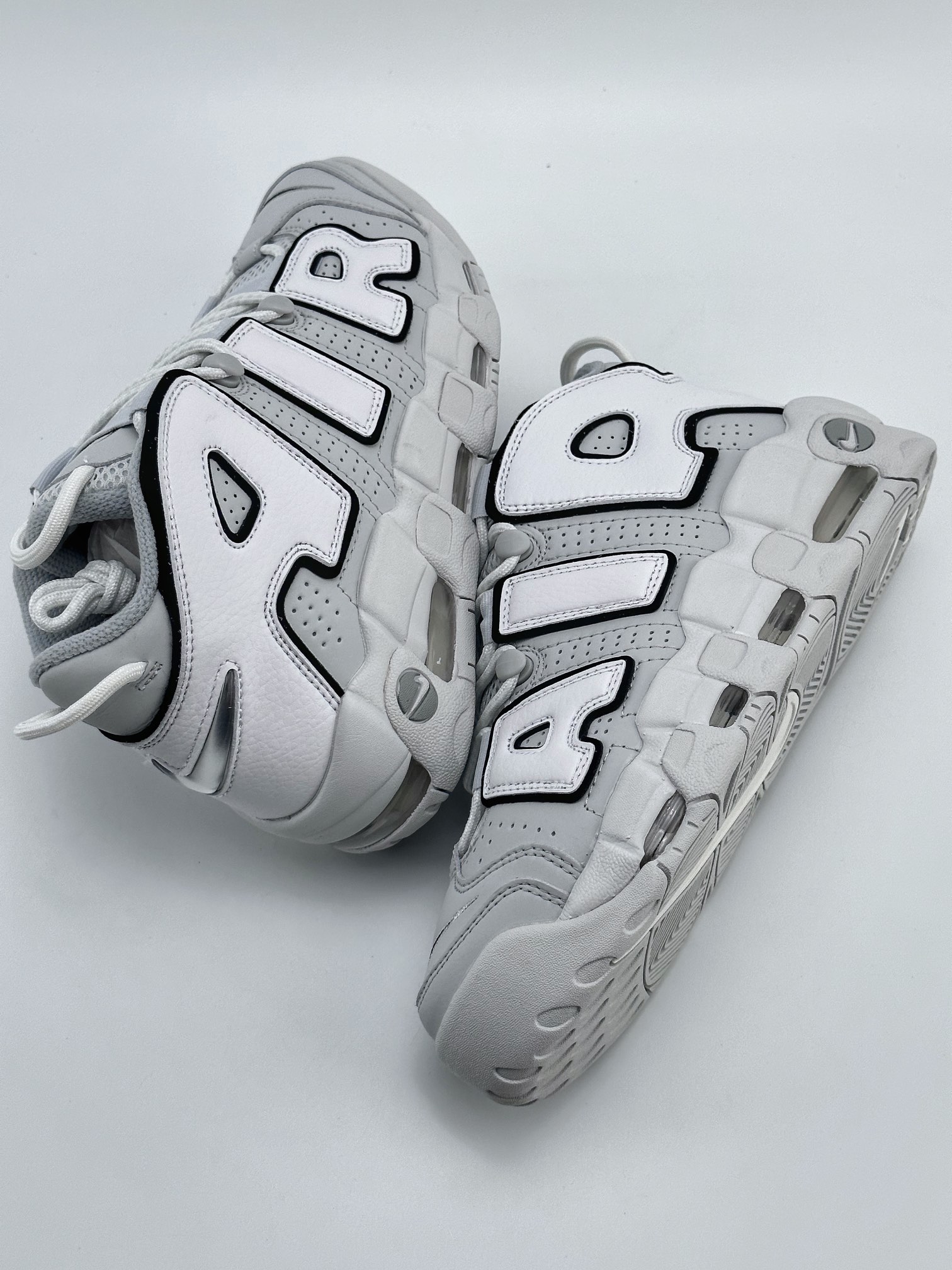 Air More Uptempo white, gray and black represent the highest version of Pippen in history FB3021-001