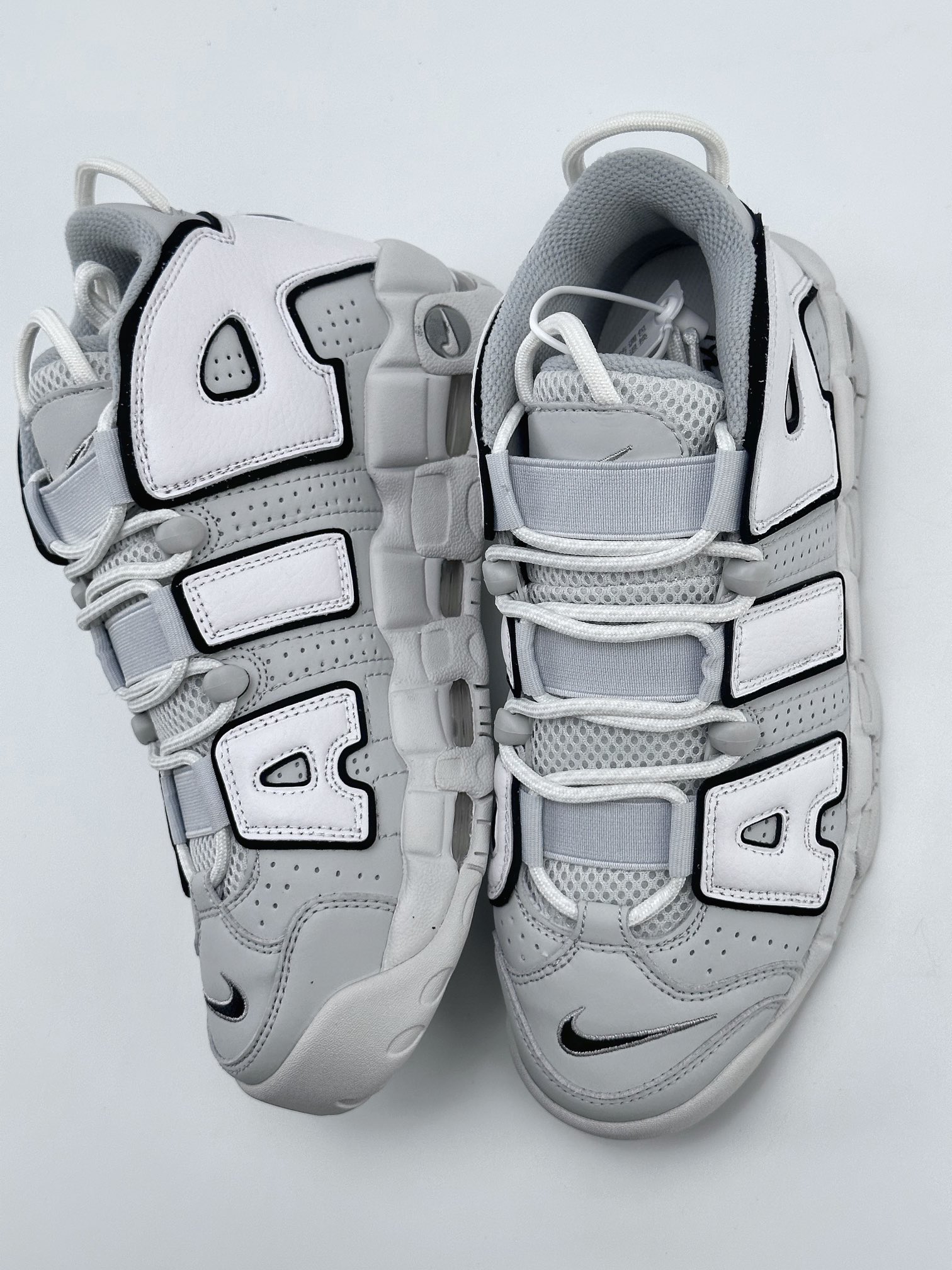 Air More Uptempo white, gray and black represent the highest version of Pippen in history FB3021-001