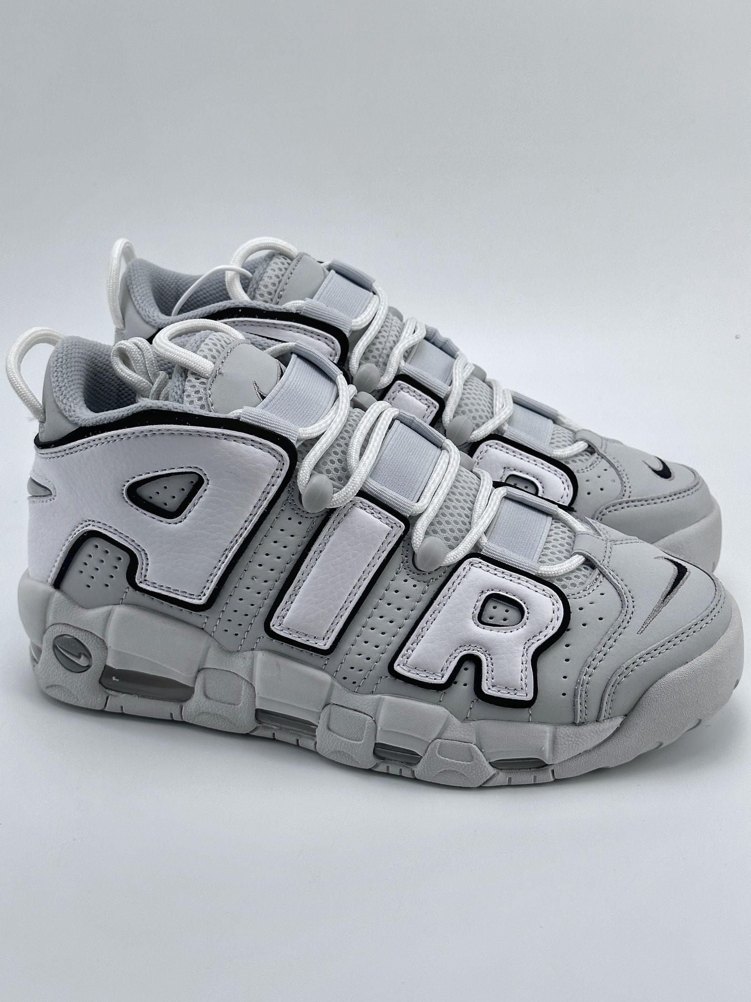 Air More Uptempo white, gray and black represent the highest version of Pippen in history FB3021-001