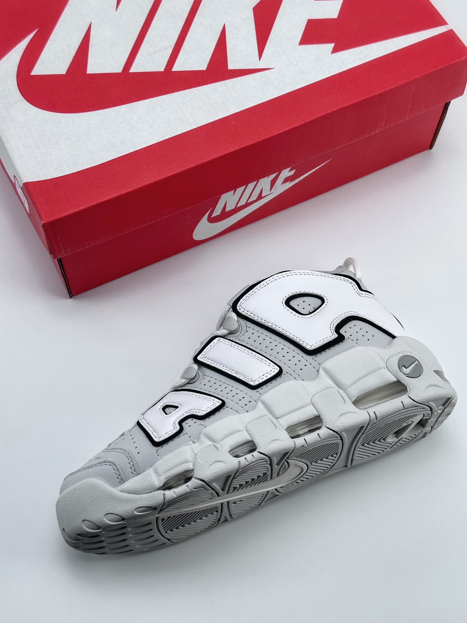 Air More Uptempo white, gray and black represent the highest version of Pippen in history FB3021-001