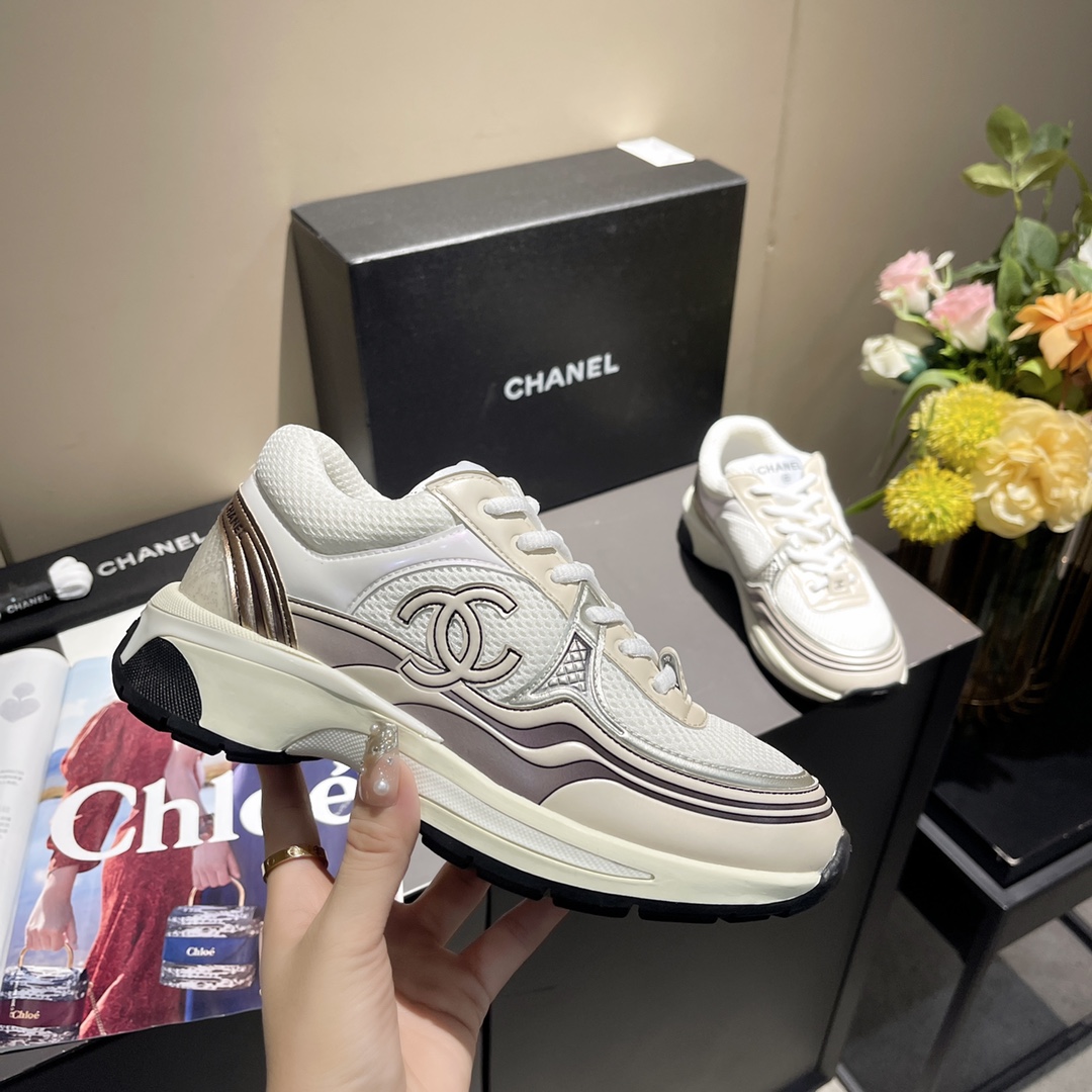 Chanel 23C Chanel 2023 F1 🛍📦
▪️ : + ▪️ ▪️ ▪️ 3.5CM
▪️Taglia: 35 42 39 45