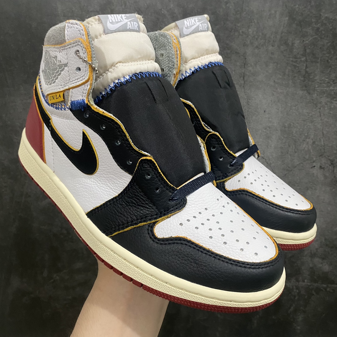 【PK4.0】最新版本  Union x Air Jordan AJ1 Retro High NRG联名四色拼接黑脚趾 BV1300-106 黑白红nn全新批次细节版本n市场针车最正确的版本n清洁度超高，所有细节经得起推敲 相当不错，外贸首选版本 高价零售推荐版本💪🏻 皮料用的n原楦原纸板开发 极致一眼正品既视感 原厂皮料 原厂拉帮工艺 全部采用原厂电脑车 针距 边距完全同步原鞋 原厂特供皮料承诺百分百一致原鞋 鞋面清洁度最高QC检验标准 控制溢胶 飞翼3D高频深度立体 全市场仅此一家  鞋盒、防尘纸  均采购来自原厂Size：40 40.5 41 42 42.5 43 44 44.5 45 46 47.5-莆田鞋批发中心