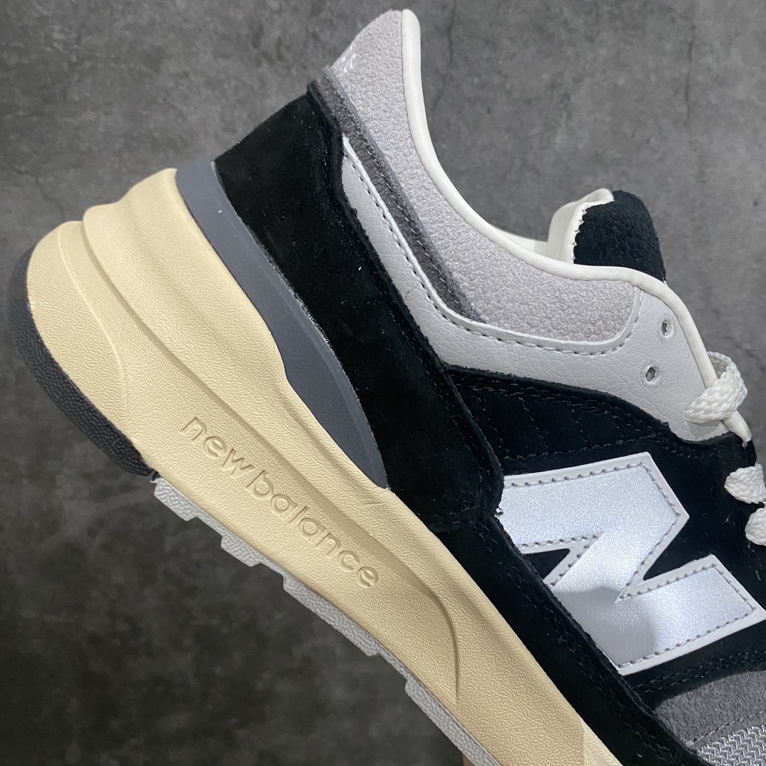 [KT version] NB997R New Balance 997R shock-absorbing, non-slip, wear-resistant, low-top, breathable running shoes black and white U997RHC