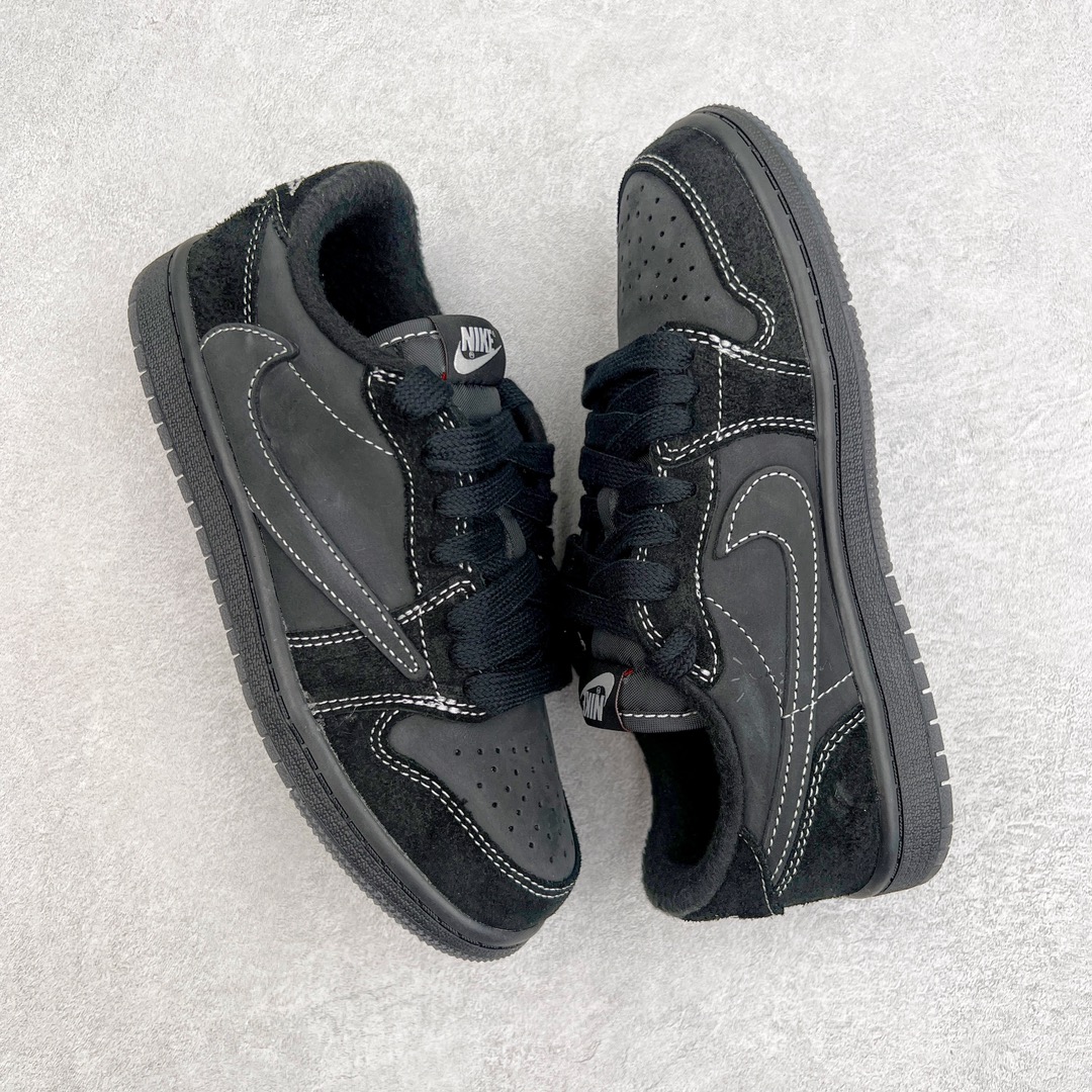 图片[3]-💰240 ＃SZ纯原 Travis Scott x Air Jordan AJ1 Low OG TS联名黑色倒钩低帮中童童鞋 DO5442-001 重新定义童鞋市场 市场第一款原装童鞋 上脚必是全班最靓的仔 原纸板数据开发 原厂配置 市面唯一原装批次区别市面 原厂大底磨具真实半码 同步原厂十三个尺码段 原厂Prime Asia贝利进口皮料加持 原盒原配 原厂拉帮工艺 针距密度一致 后跟弧度收口自然不对折 极致一眼正品既视感 进口电脑针车工艺 鞋面清洁度最高QC检验标准 控制溢胶 广东原厂电绣工艺 鞋标鞋盒 防尘纸 均采购来自原厂 尺码：27.5 28 28.5 29.5 30 31 31.5 32 33 33.5 34 35 36 编码：by3936010-运动鞋