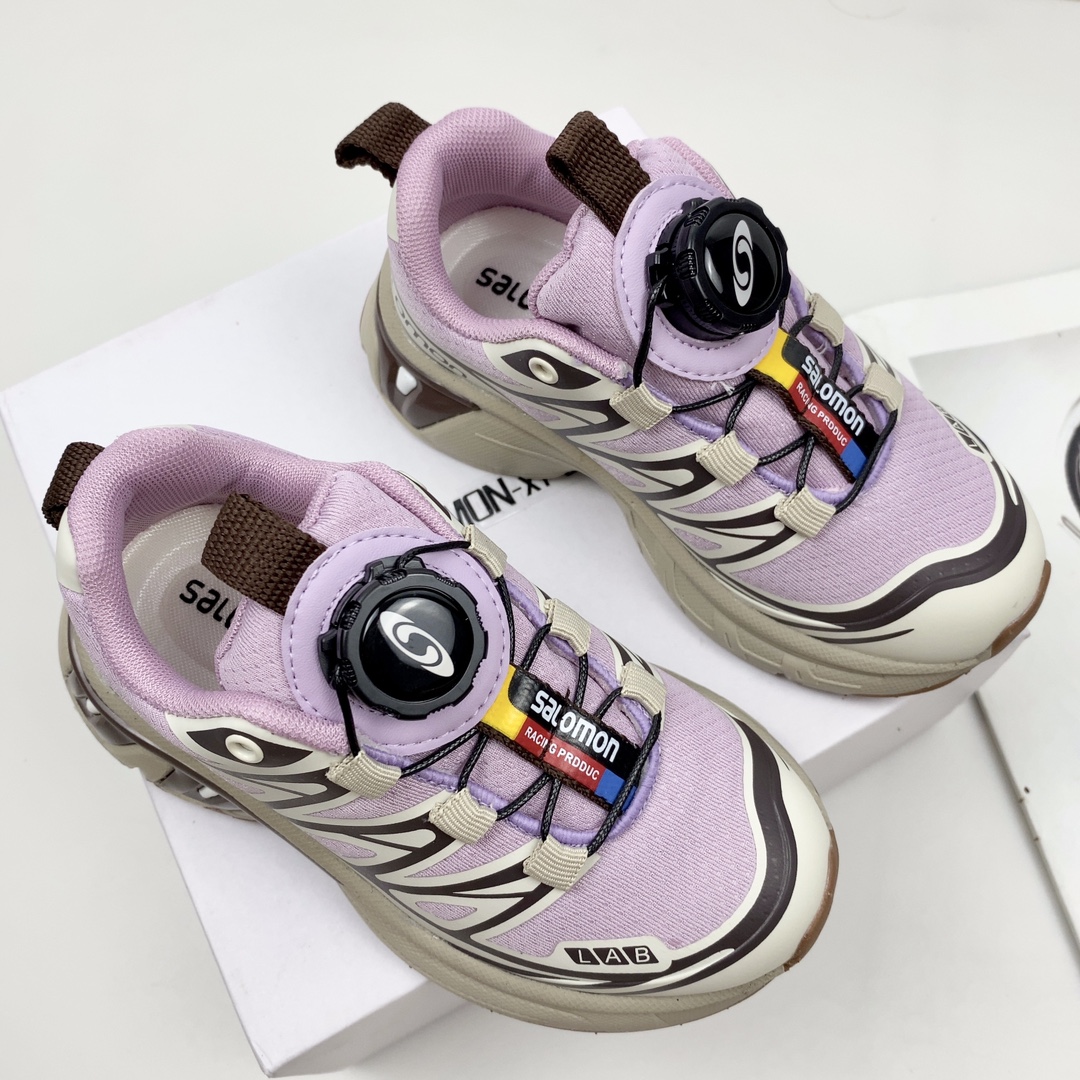 图片[3]-💝萨络蒙XT-6系列旋转纽扣童鞋！💖💲 🚘纯原萨络蒙 XT-6系列旋转纽扣网红款儿童休闲越野运动机能跑步鞋🛵 🍎SALOMON欧洲站最清爽走秀款厚底老爹鞋户外徒步鞋男女童百搭跑步鞋童鞋🔥 💘官网潮牌韩版最新款减震防滑耐磨底透气休闲经典四季款潮鞋清新风童鞋🎈 🍒颜色：黑色， 白色，紫粉色 尺码：26-37码-选品中心
