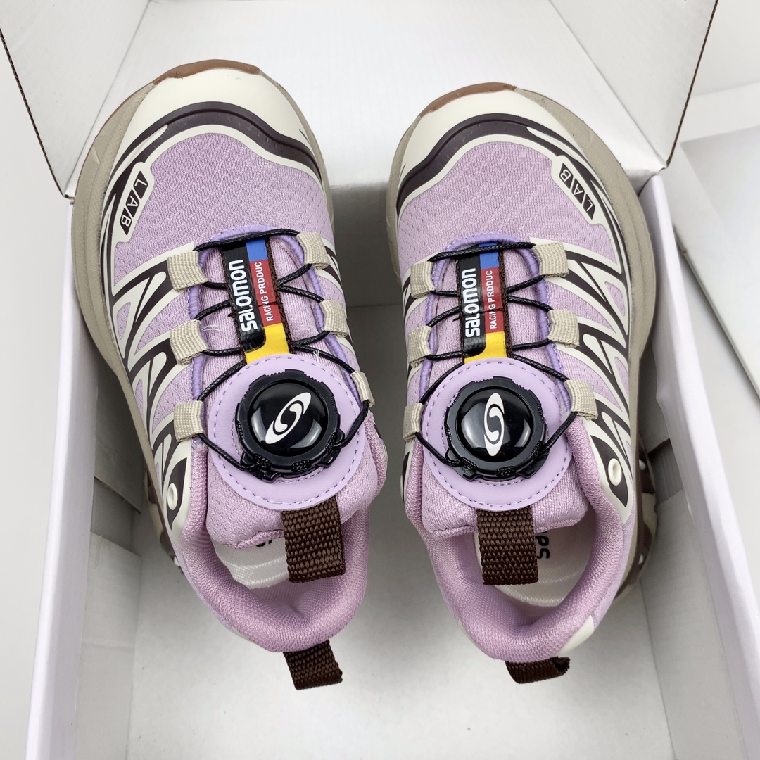 图片[5]-💝萨络蒙XT-6系列旋转纽扣童鞋！💖💲 🚘纯原萨络蒙 XT-6系列旋转纽扣网红款儿童休闲越野运动机能跑步鞋🛵 🍎SALOMON欧洲站最清爽走秀款厚底老爹鞋户外徒步鞋男女童百搭跑步鞋童鞋🔥 💘官网潮牌韩版最新款减震防滑耐磨底透气休闲经典四季款潮鞋清新风童鞋🎈 🍒颜色：黑色， 白色，紫粉色 尺码：26-37码-选品中心