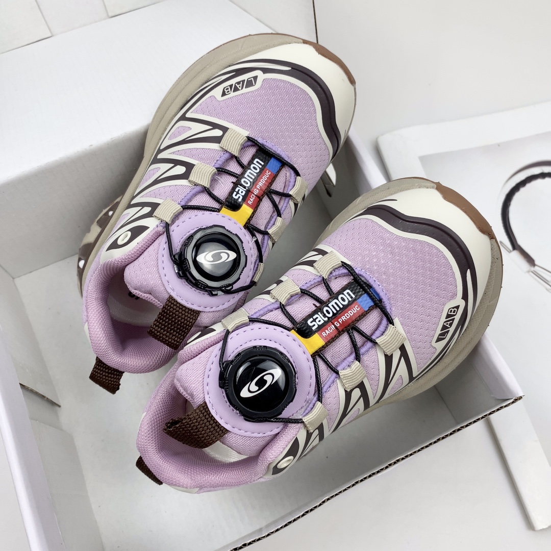 图片[4]-💝萨络蒙XT-6系列旋转纽扣童鞋！💖💲 🚘纯原萨络蒙 XT-6系列旋转纽扣网红款儿童休闲越野运动机能跑步鞋🛵 🍎SALOMON欧洲站最清爽走秀款厚底老爹鞋户外徒步鞋男女童百搭跑步鞋童鞋🔥 💘官网潮牌韩版最新款减震防滑耐磨底透气休闲经典四季款潮鞋清新风童鞋🎈 🍒颜色：黑色， 白色，紫粉色 尺码：26-37码-选品中心