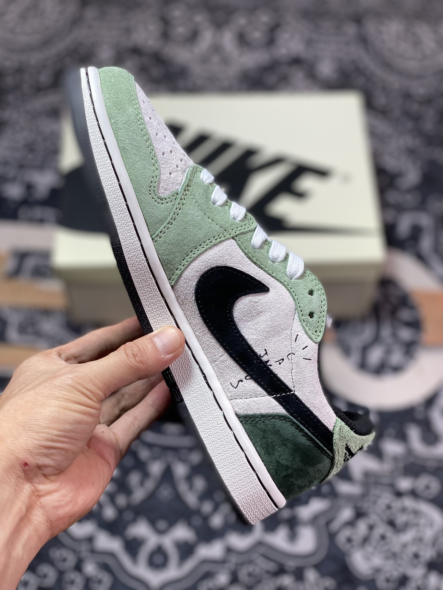 Travis Scott x Nike Air Jordan 1 Low OG SP ”Cactus Jack” AJ1 Jordan first generation basketball shoes ”TS joint matcha green gray black reverse hook” DM7866-813