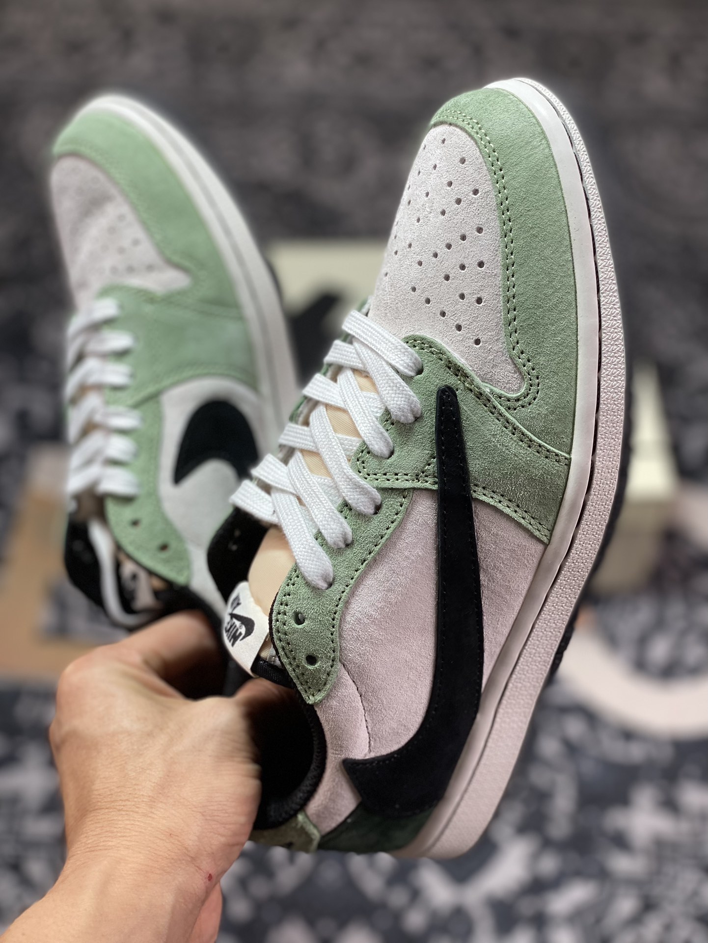 Travis Scott x Nike Air Jordan 1 Low OG SP ”Cactus Jack” AJ1 Jordan first generation basketball shoes ”TS joint matcha green gray black reverse hook” DM7866-813