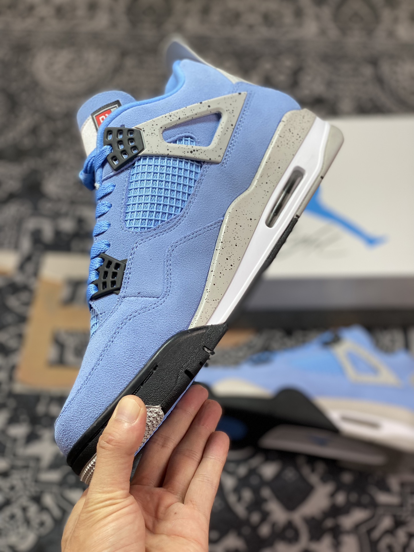 New 绿X 巅峰版本 全新升级 Air Jordan 4 Retro “University Blue” 大学蓝 CT8527-400