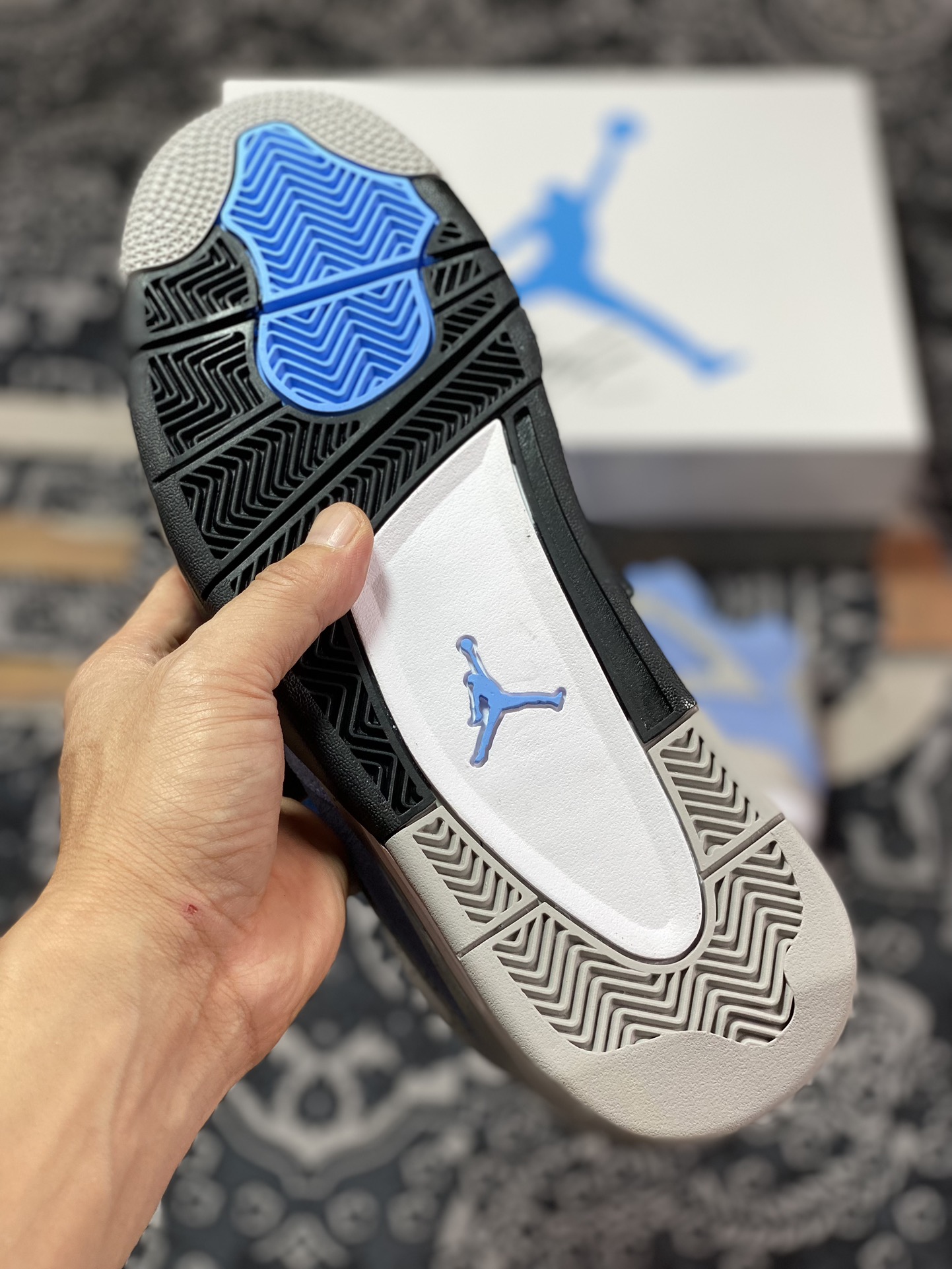 New 绿X 巅峰版本 全新升级 Air Jordan 4 Retro “University Blue” 大学蓝 CT8527-400