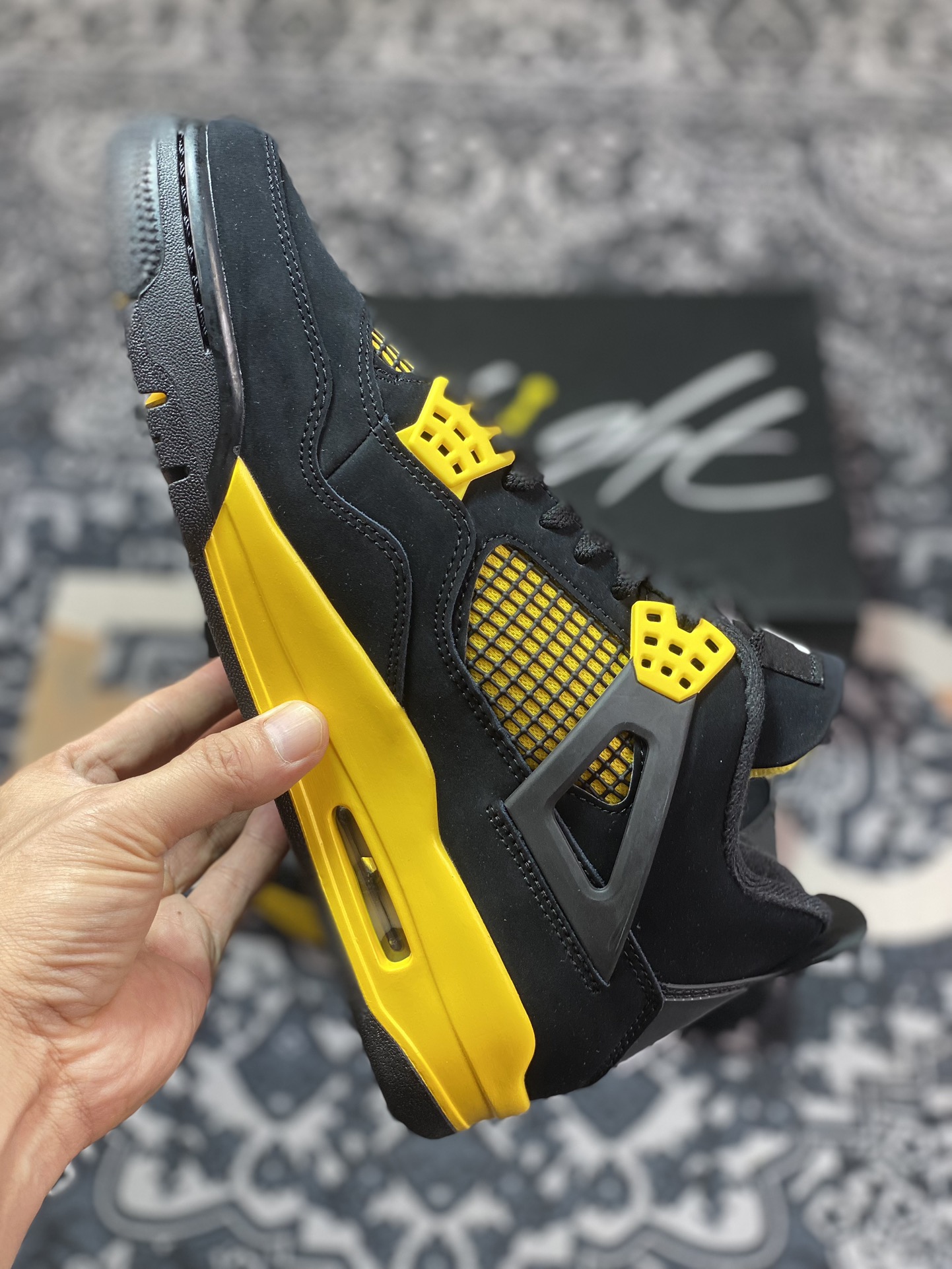 AJ4 Black and Yellow Thunder 6927-017