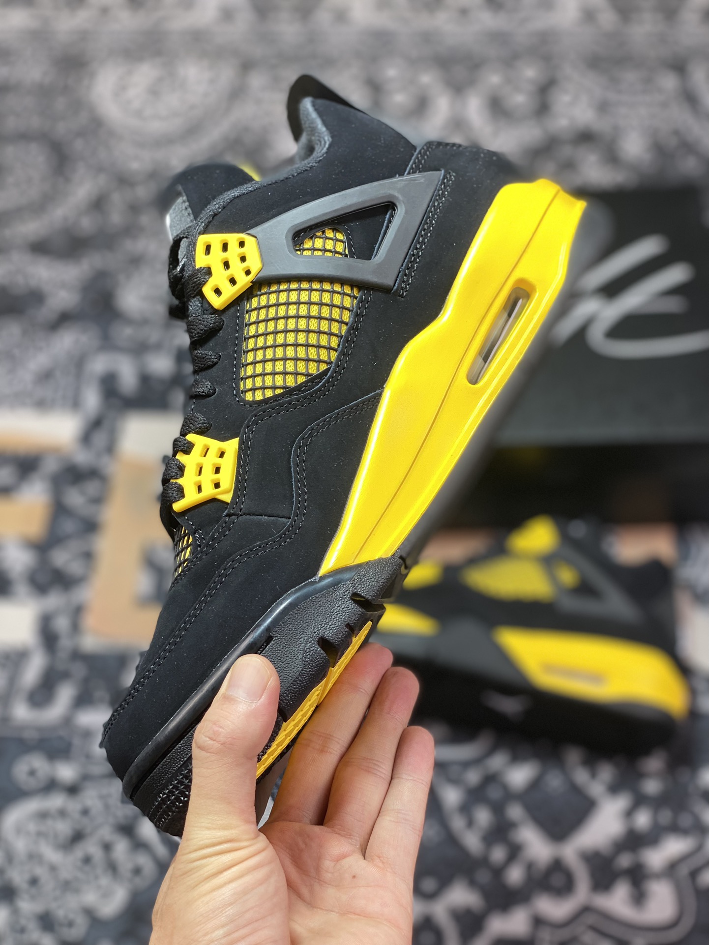 AJ4 Black and Yellow Thunder 6927-017