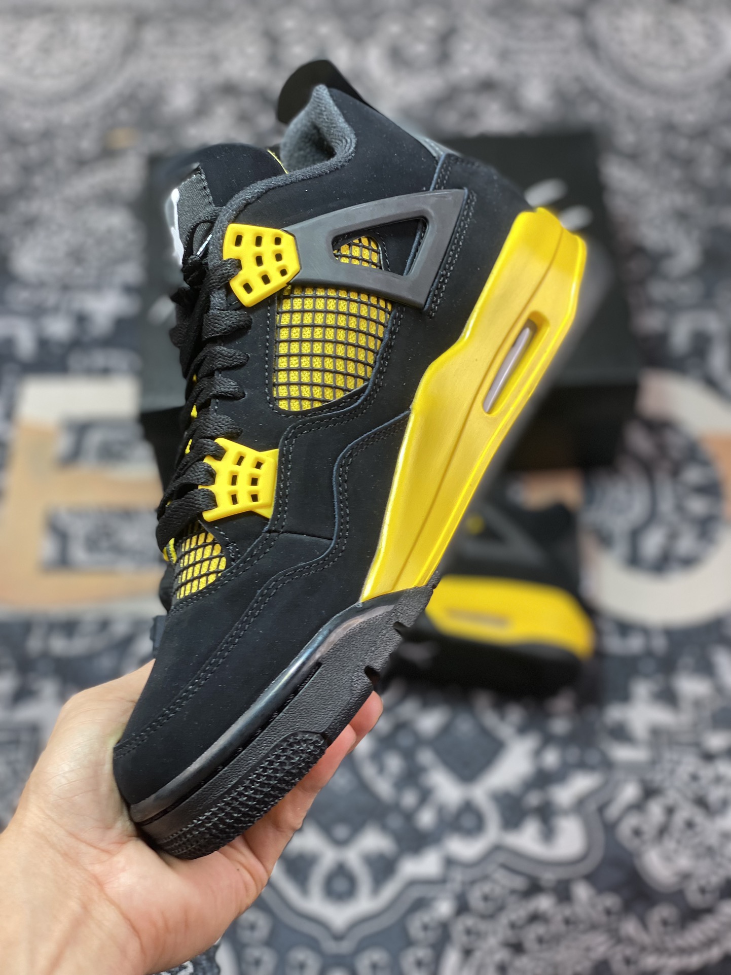 AJ4 Black and Yellow Thunder 6927-017