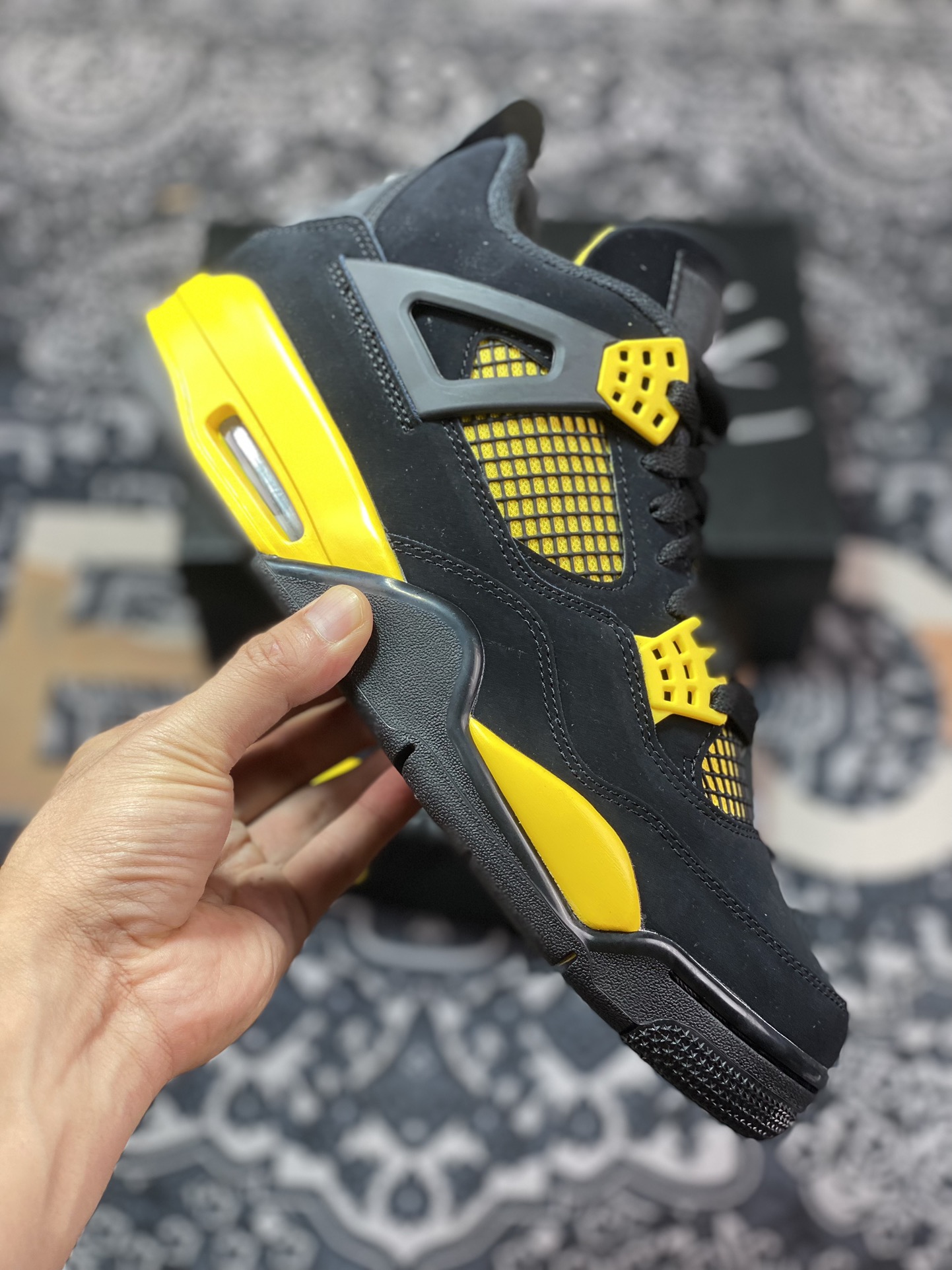 AJ4 Black and Yellow Thunder 6927-017