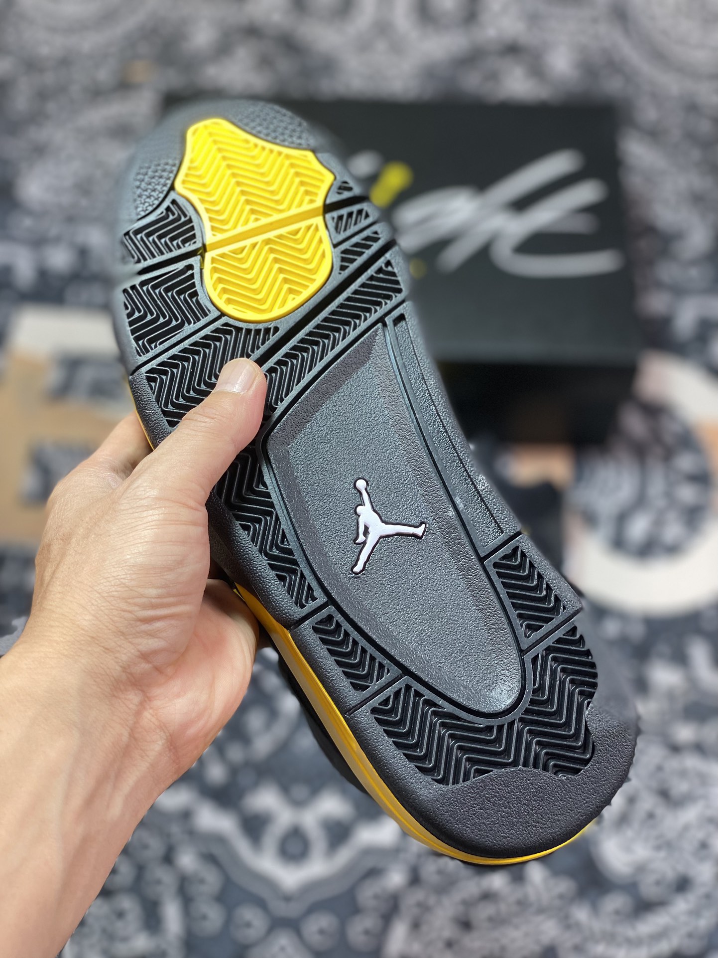 AJ4 Black and Yellow Thunder 6927-017