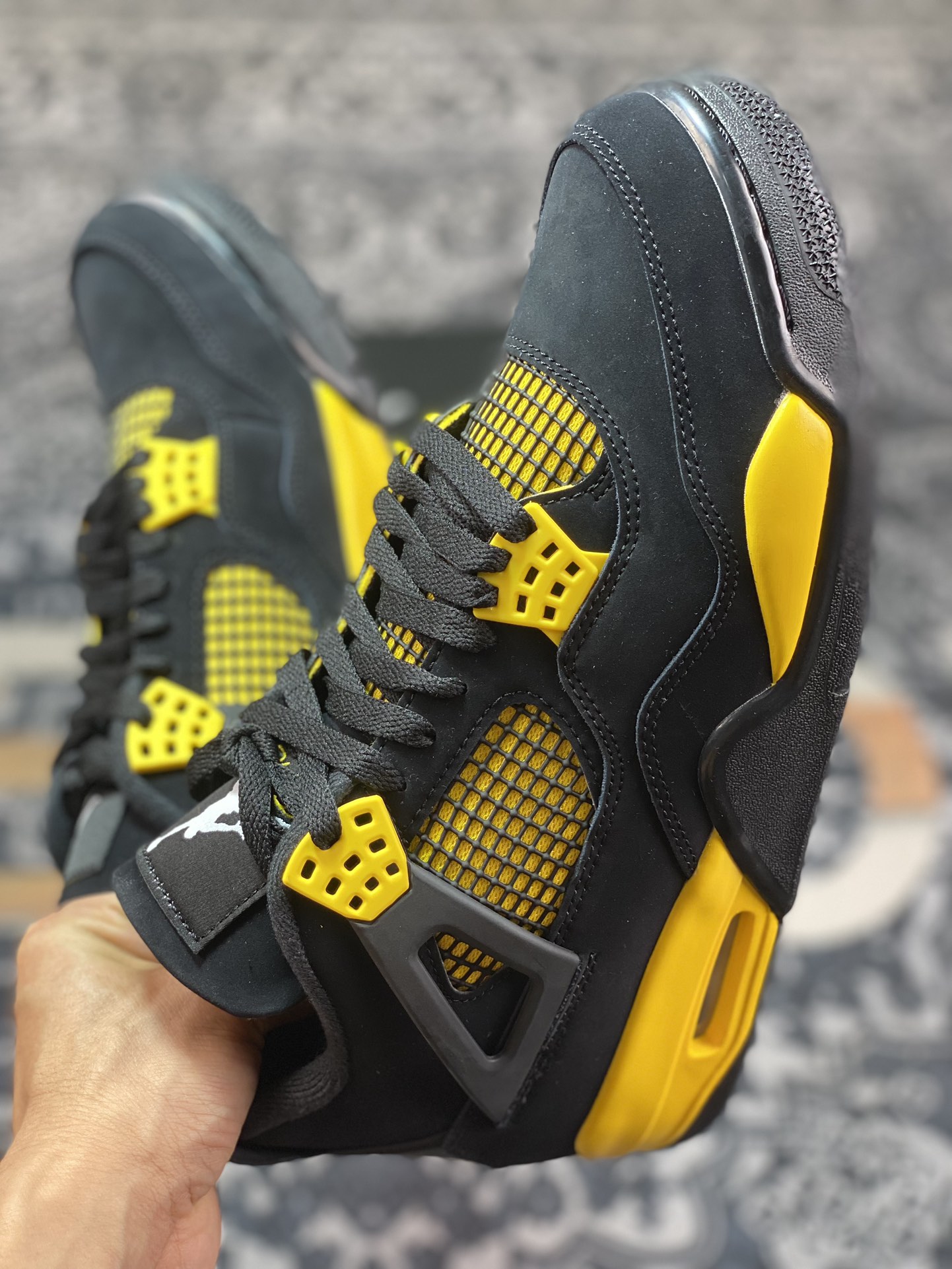 AJ4 Black and Yellow Thunder 6927-017