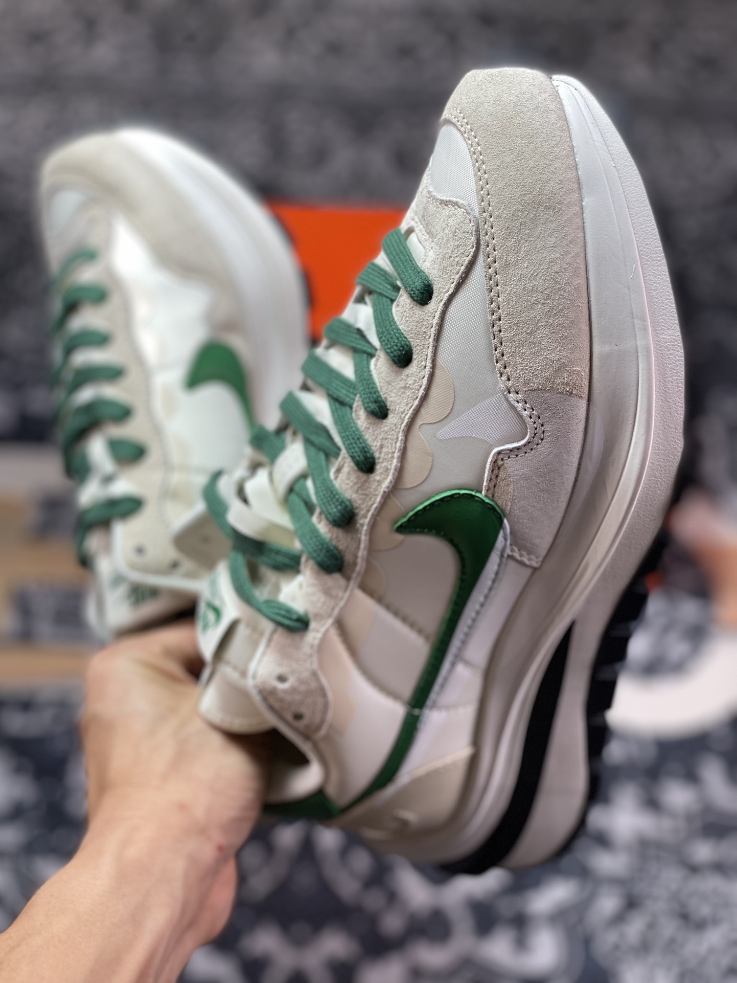 Sacai x Nike VaporWaffle 3.0”Beige Green”系列慢跑鞋“厚布米白深绿重叠双钩子”DD1875-102