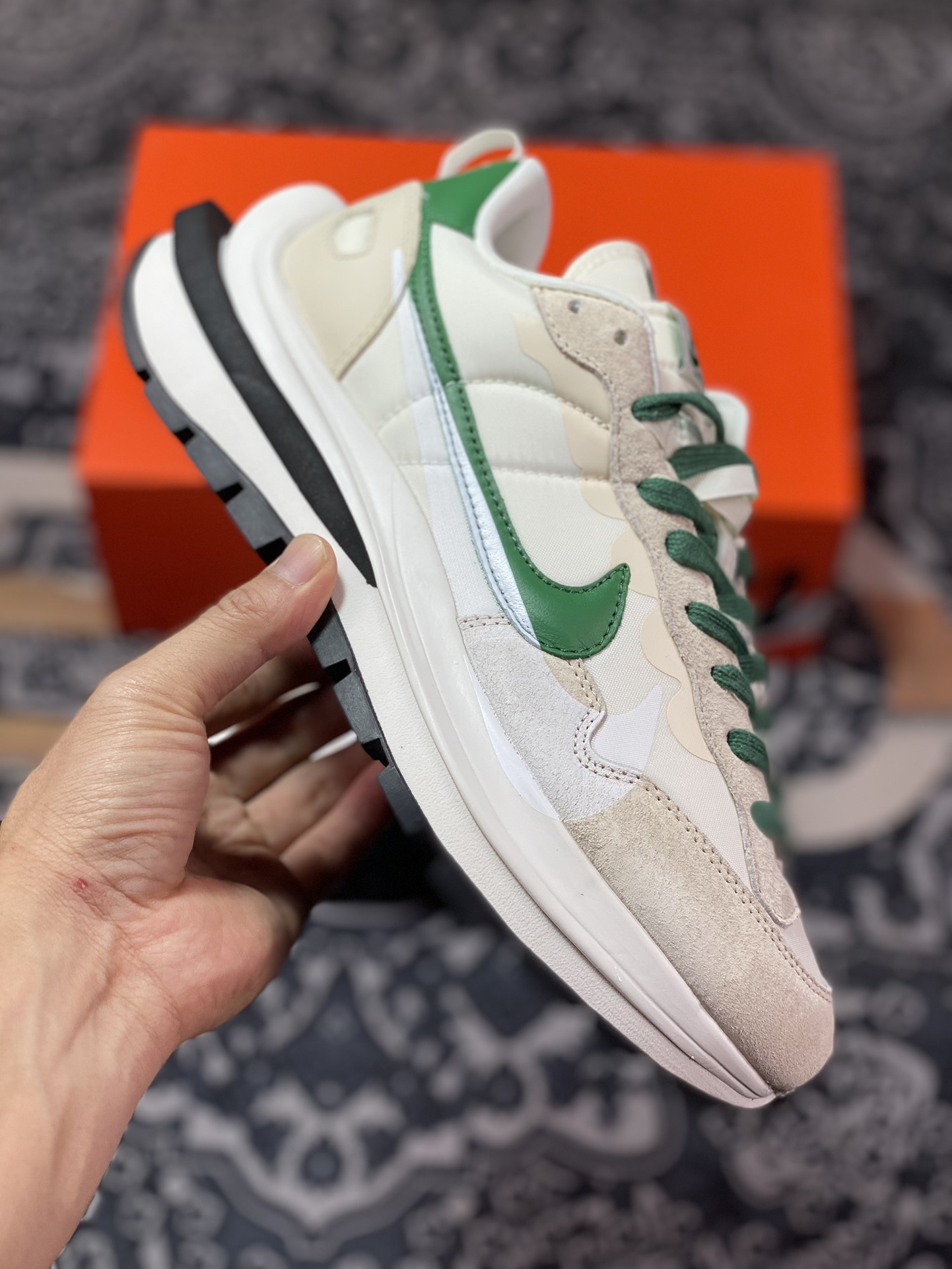 Sacai x Nike VaporWaffle 3.0”Beige Green”系列慢跑鞋“厚布米白深绿重叠双钩子”DD1875-102