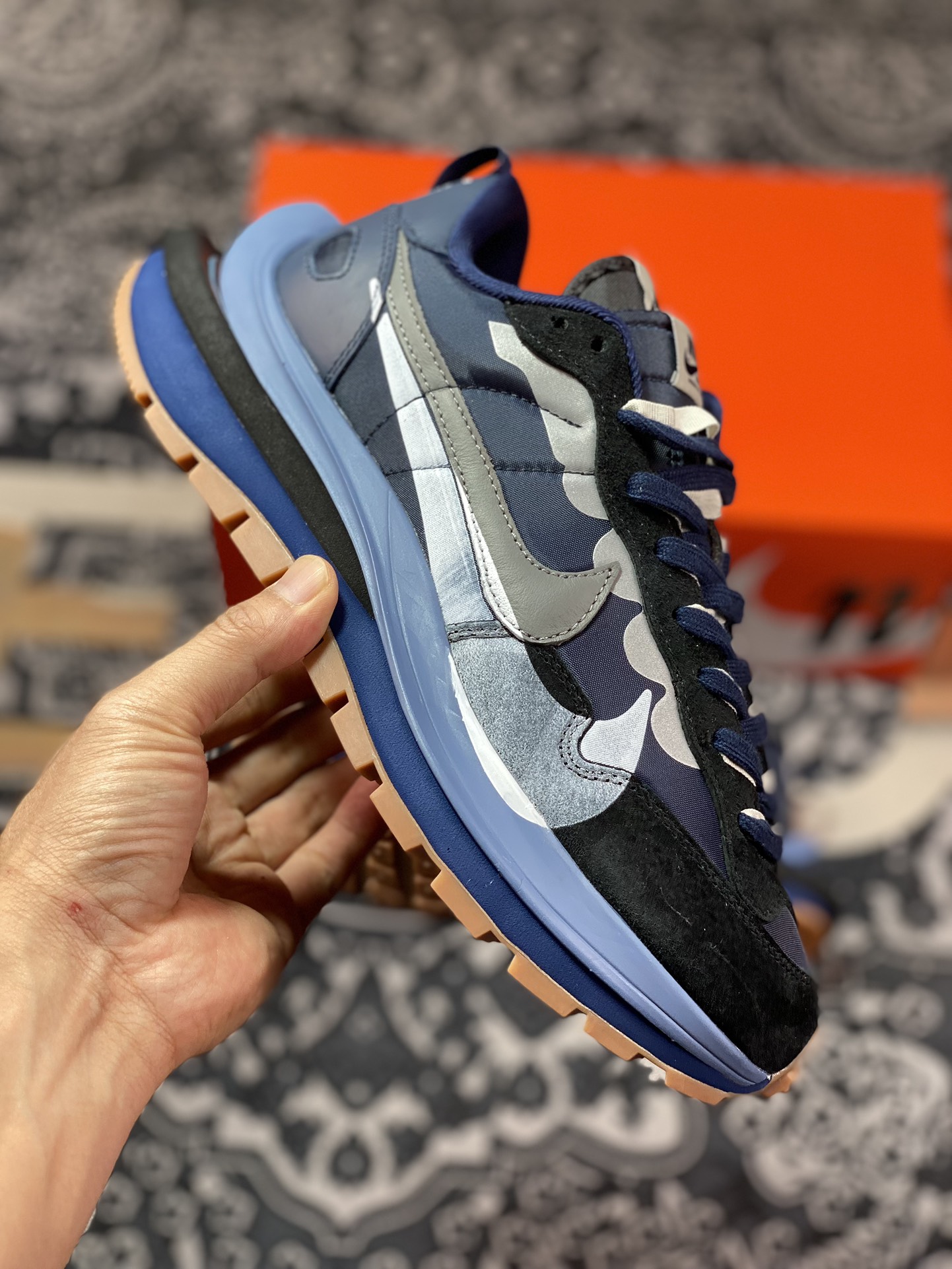 Sacai x Nike VaporWaffle 3.0”Dark Blue/White/Gum”系列慢跑鞋“厚布暗蓝白生胶重叠双钩子”DD1875-700