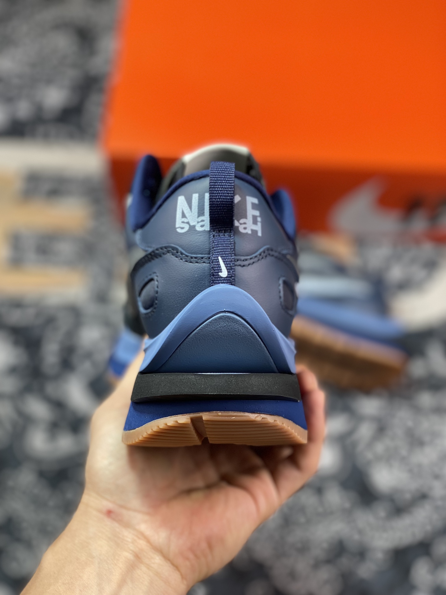 Sacai x Nike VaporWaffle 3.0”Dark Blue/White/Gum”系列慢跑鞋“厚布暗蓝白生胶重叠双钩子”DD1875-700