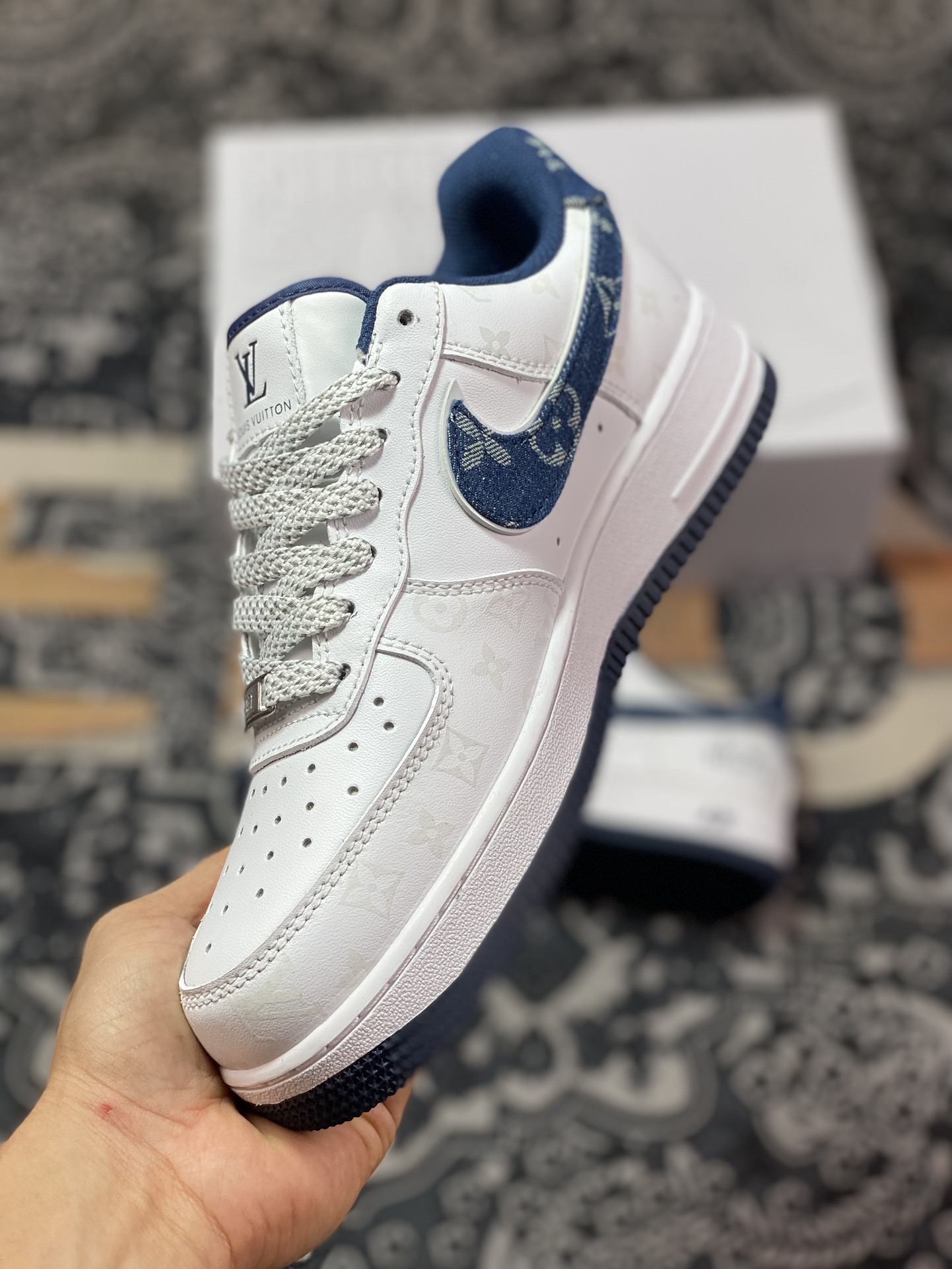 Louis Vuitton x Nike Air Force 1 07 LV8 Low ”White/Navy/LV Monogram” Air Force One sneakers ”White Denim Dark Blue Gray LV Monogram Luminous” DD8959-100