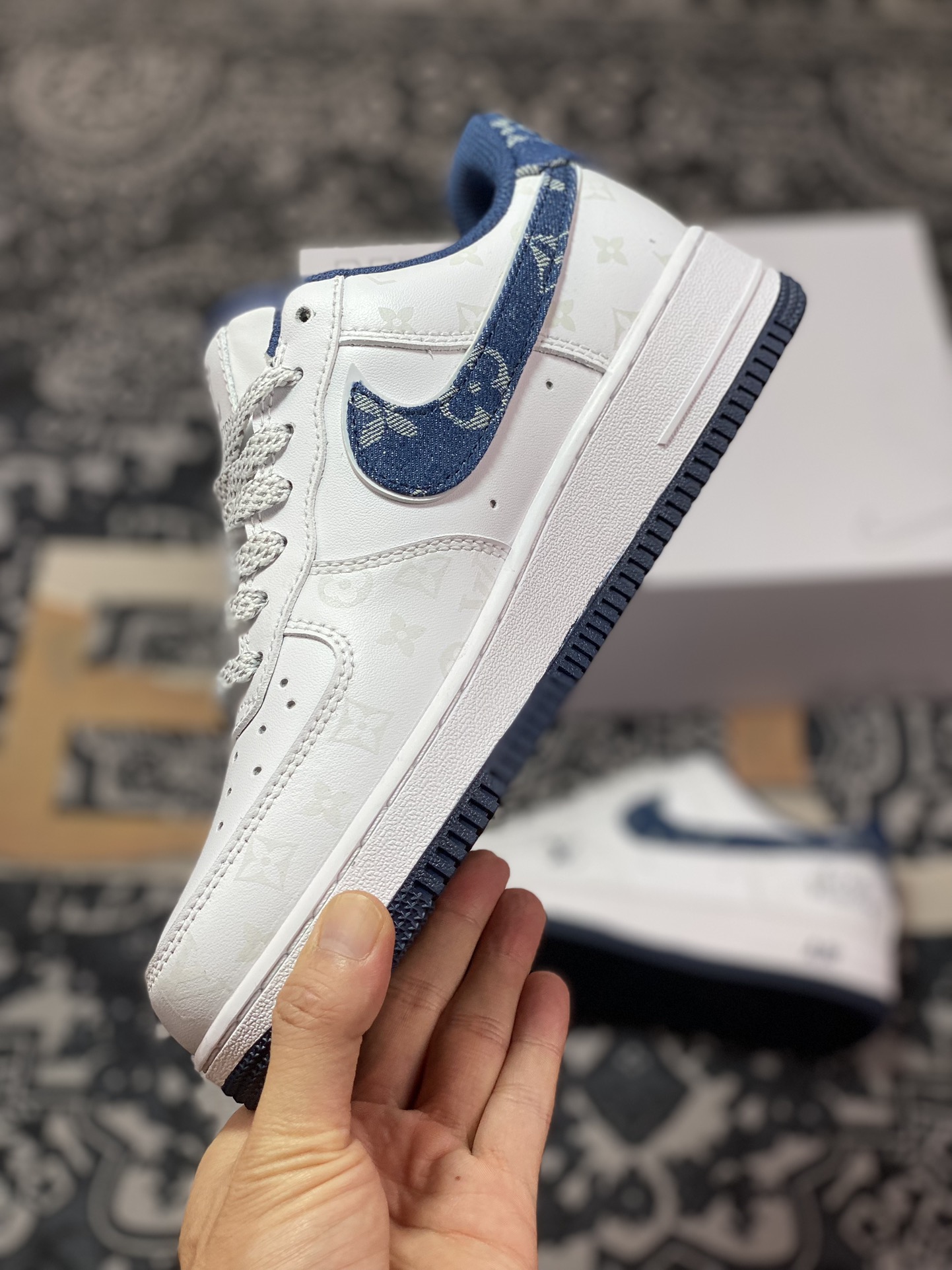 Louis Vuitton x Nike Air Force 1 07 LV8 Low ”White/Navy/LV Monogram” Air Force One sneakers ”White Denim Dark Blue Gray LV Monogram Luminous” DD8959-100