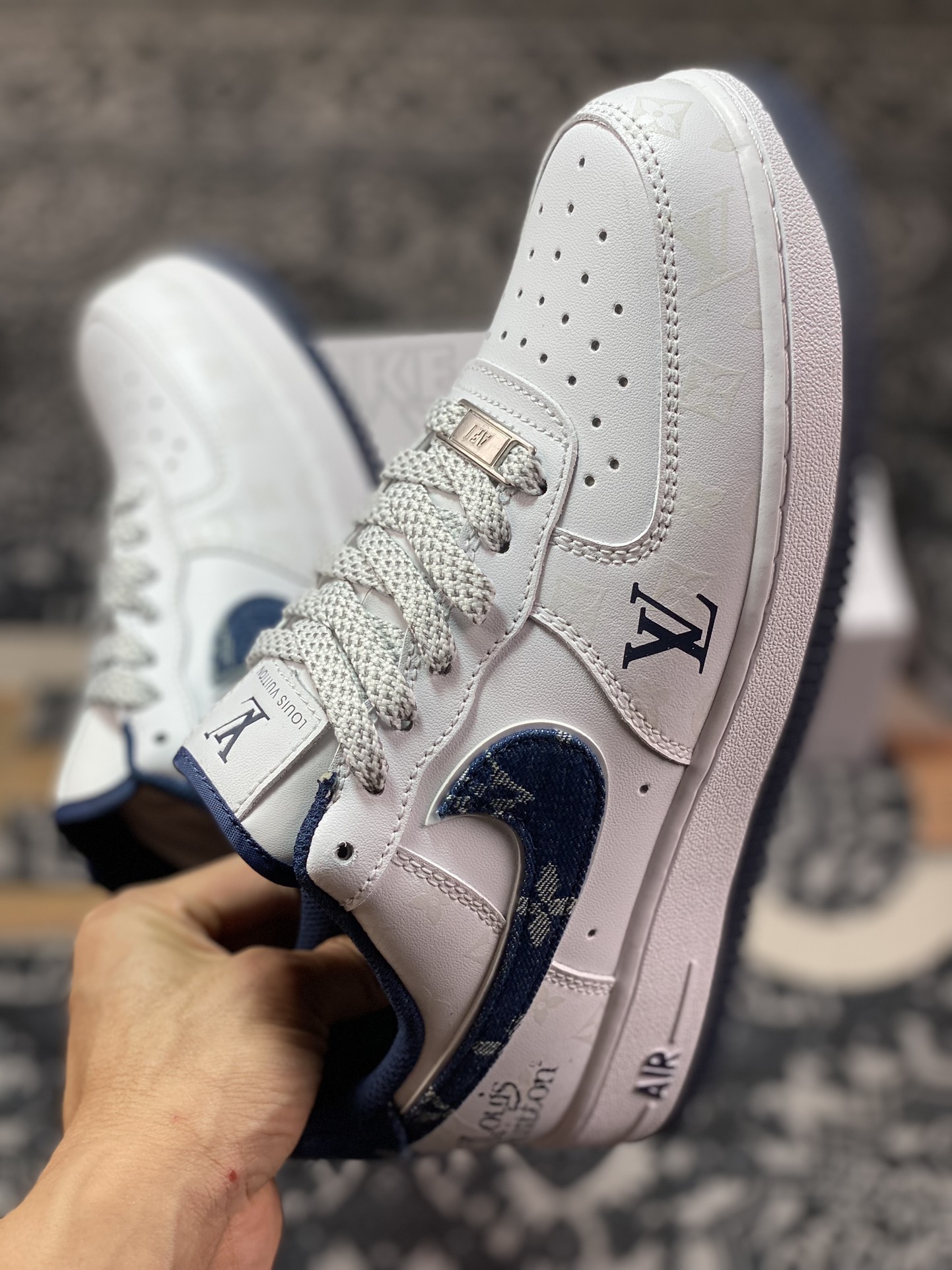 Louis Vuitton x Nike Air Force 1 07 LV8 Low ”White/Navy/LV Monogram” Air Force One sneakers ”White Denim Dark Blue Gray LV Monogram Luminous” DD8959-100