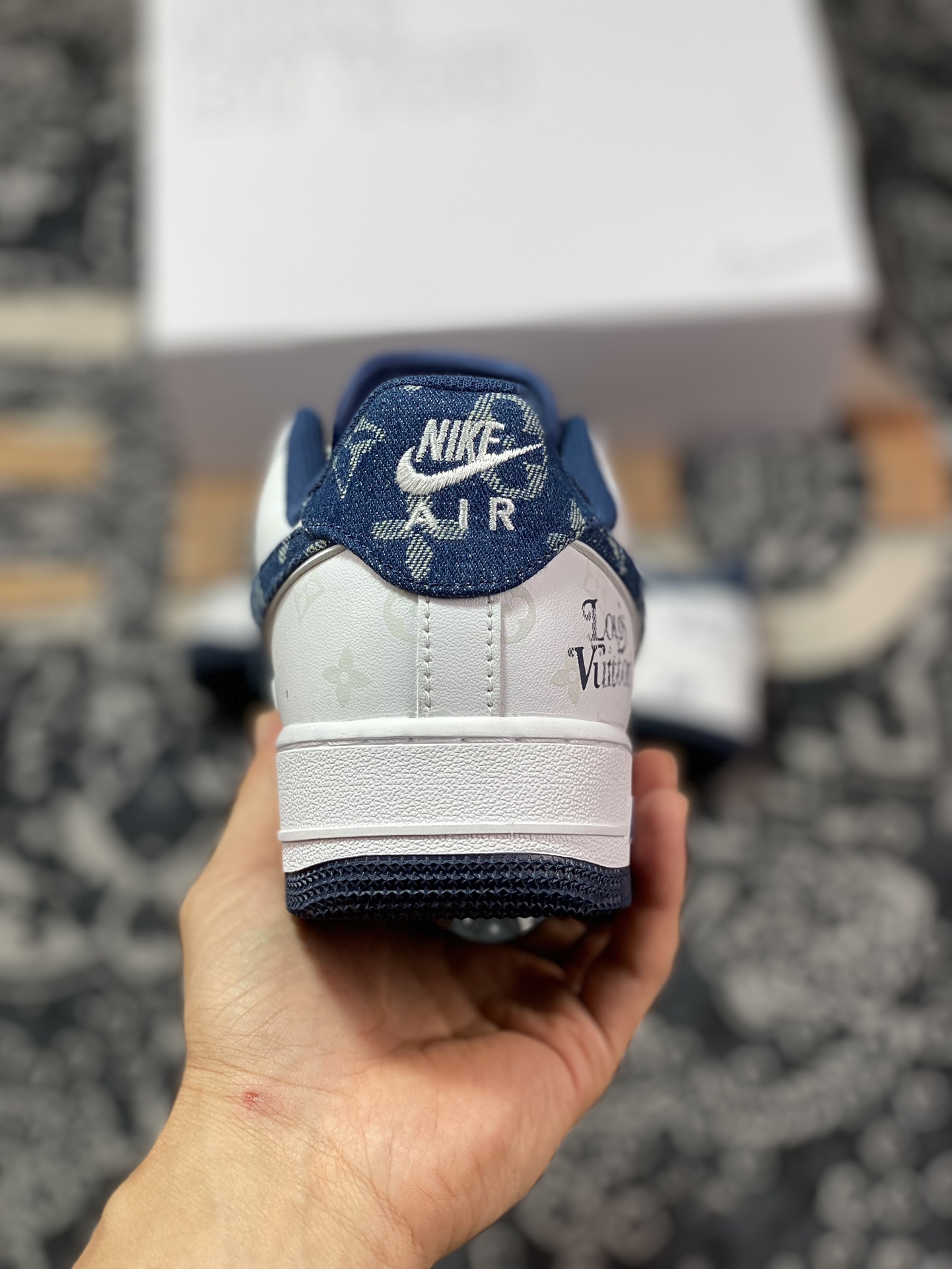 Louis Vuitton x Nike Air Force 1 07 LV8 Low ”White/Navy/LV Monogram” Air Force One sneakers ”White Denim Dark Blue Gray LV Monogram Luminous” DD8959-100