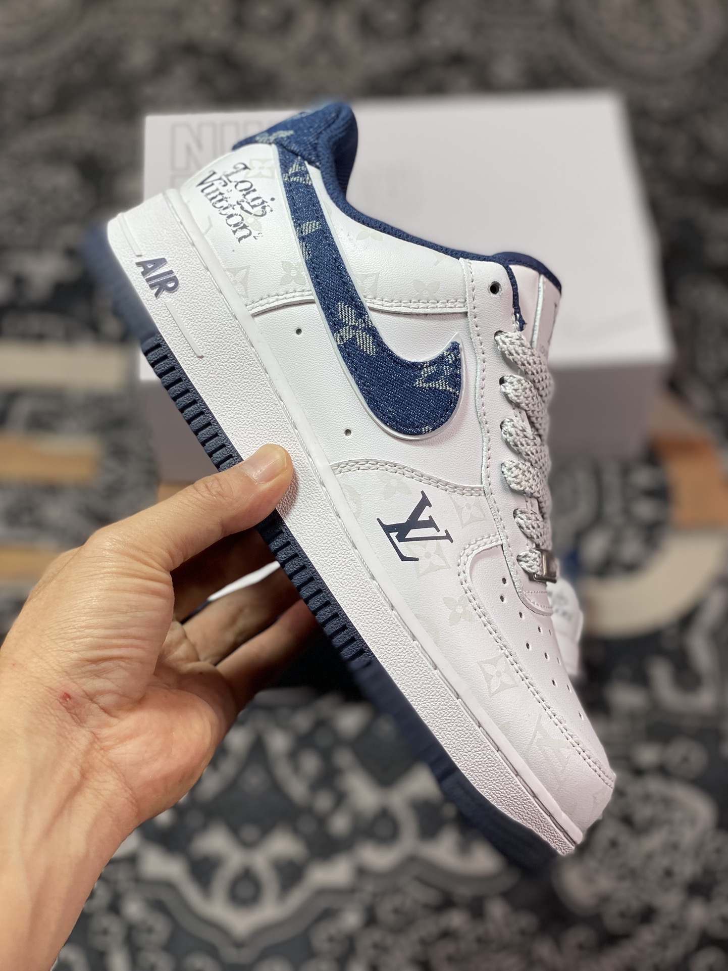 Louis Vuitton x Nike Air Force 1 07 LV8 Low ”White/Navy/LV Monogram” Air Force One sneakers ”White Denim Dark Blue Gray LV Monogram Luminous” DD8959-100