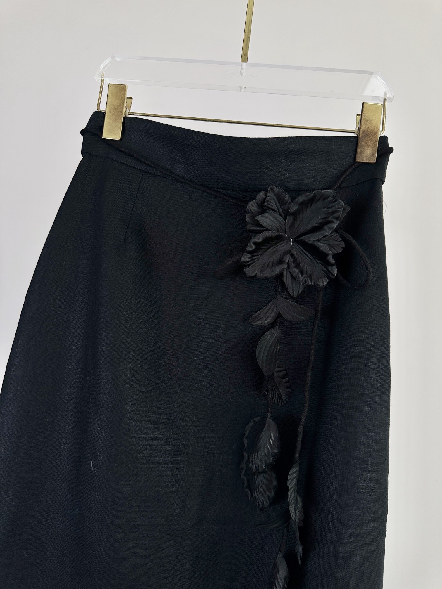 ZIMMERMANN Luminosity Female Suit: One-Size-Fits-All with Unique Features - 图片 2