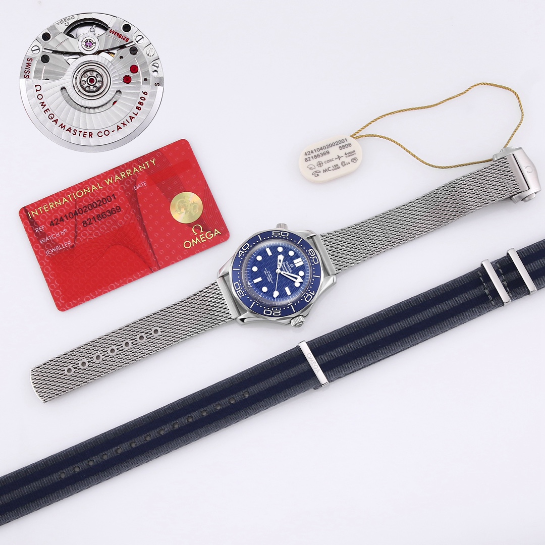 NO:617487,[ER's new masterpiece, ingenious heritage OMEGA 007-Seamaster Diver 300M] Exclusive customized version!  The only correct version on the market, the back cover glass gradient design, finely ground mesh belt, and the head grain are the same as the original!  Details are in place!  The watch case is made of 904 fine steel, which is polished and shiny, strong and wear-resistant, and not easy to oxidize. It will still look like new after being worn for a long time!  Hand-ground crystal sapphire pot cover glass, shiny and scratch-resistant, extraordinary glass coating!  Exclusively customized 8806 double T movement, its functions are consistent with the original version, and it has a super long 72 hours of kinetic energy!  More stable!  The exquisite blue dial is equipped with hollow rhodium-plated hour and minute hands, which contrasts with the aluminum 'lollipop' minute hand covered with white lacquer!  The color of the bezel and dial is matched, and the top ice blue luminous display!  ER boutique is on sale in limited edition, the same style as the James Bond star, welcome to taste it!  When you place an order, you will get a pair of original canvas straps for free!  ,,omega19860909【ER全新力作匠心传承OMEGA欧米茄007-Seamaster Diver 300M】独家定制版本！ 市场唯一对版版本,后盖玻璃渐变设计,精磨网带,头粒与原版一致！细节到位！ 表壳采用904精钢材质,抛光闪耀,坚固耐磨、不易氧化,长久佩戴依旧光采如新！ 手工精磨水晶蓝宝石锅盖玻璃,闪亮耐刮,非普通玻璃镀膜！ 独家定制8806双T机芯,功能与原版一致,超长72小时动能！更稳定！ 精美的蓝色表盘搭配镂空镀铑时针和分针,与覆以白色漆面的铝质“棒棒糖”分针形成属目对比！表圈、表盘颜色对版,顶级冰蓝夜光显示！ ER精品限量发售,詹姆斯邦德明星同款,欢迎品鉴！下单即送原版帆布表带一副！,,omega,Watch