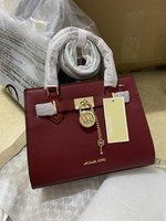 Michael Kors Handbags Crossbody & Shoulder Bags