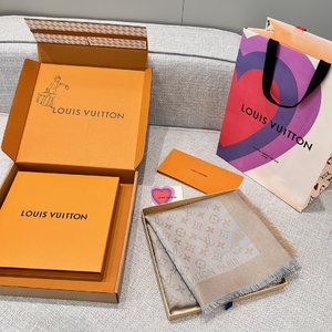 Louis Vuitton Replicas Scarf Shawl At Cheap Price