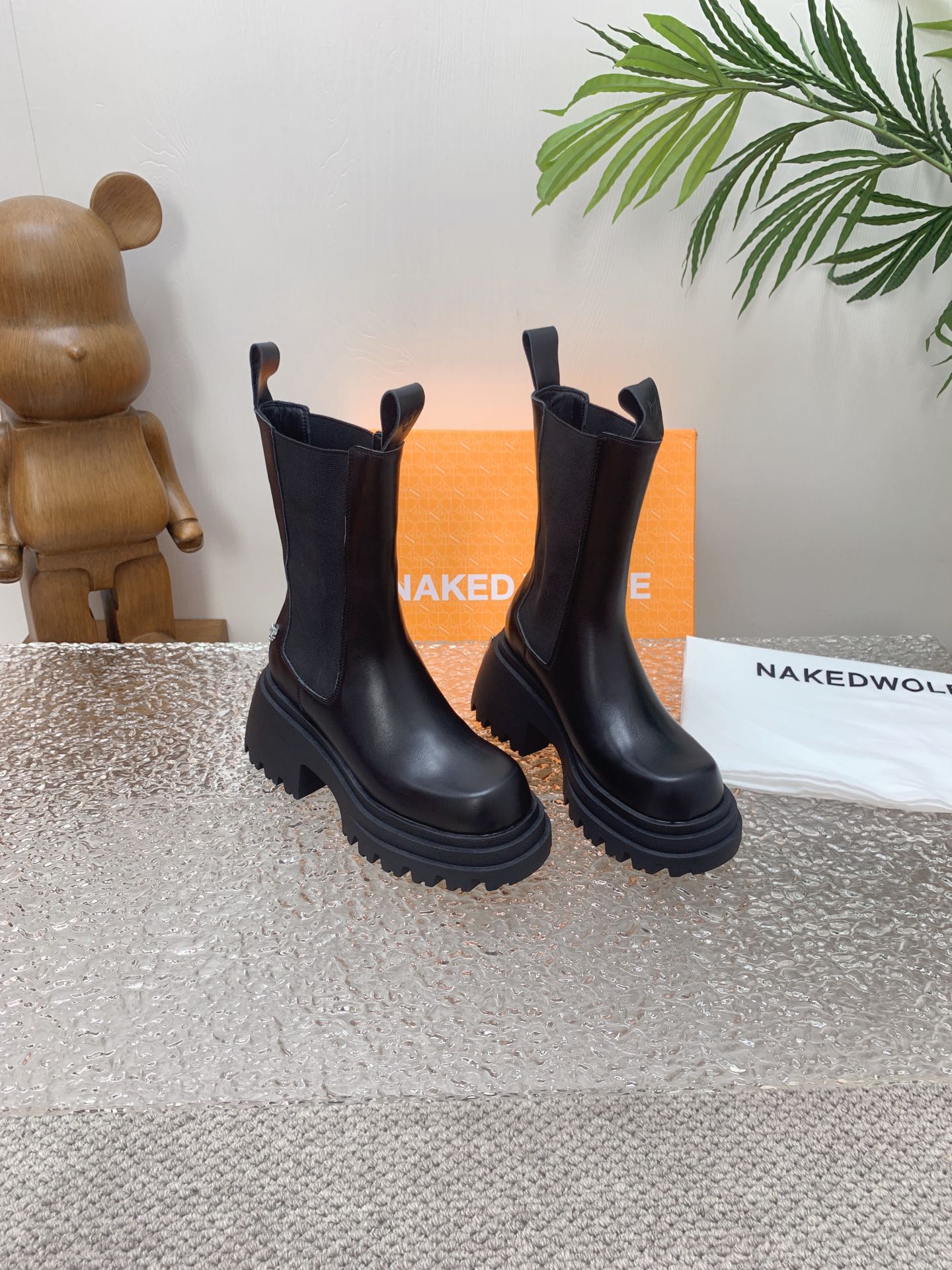 Ned Wolfe: Luxury London Fashion Designer Brand with Bold Shoe Designs - 图片 2