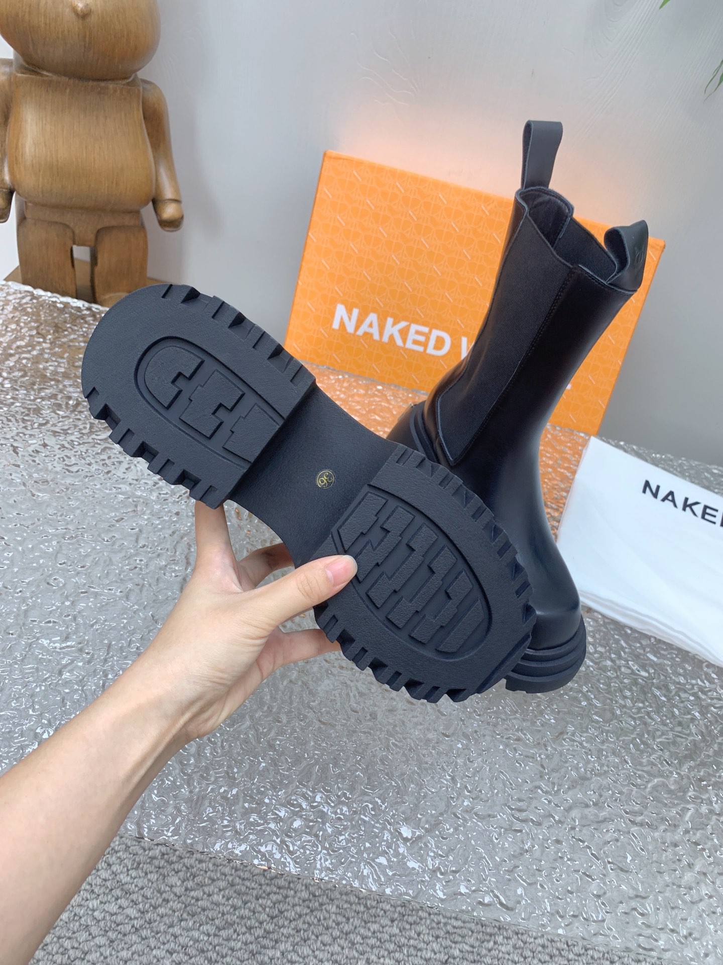 Ned Wolfe: Luxury London Fashion Designer Brand with Bold Shoe Designs - 图片 8