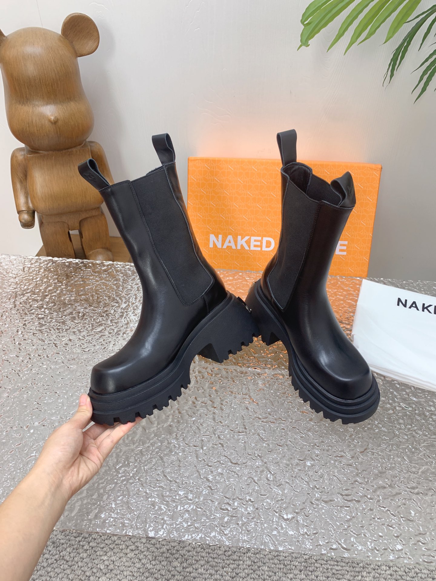Ned Wolfe: Luxury London Fashion Designer Brand with Bold Shoe Designs - 图片 5