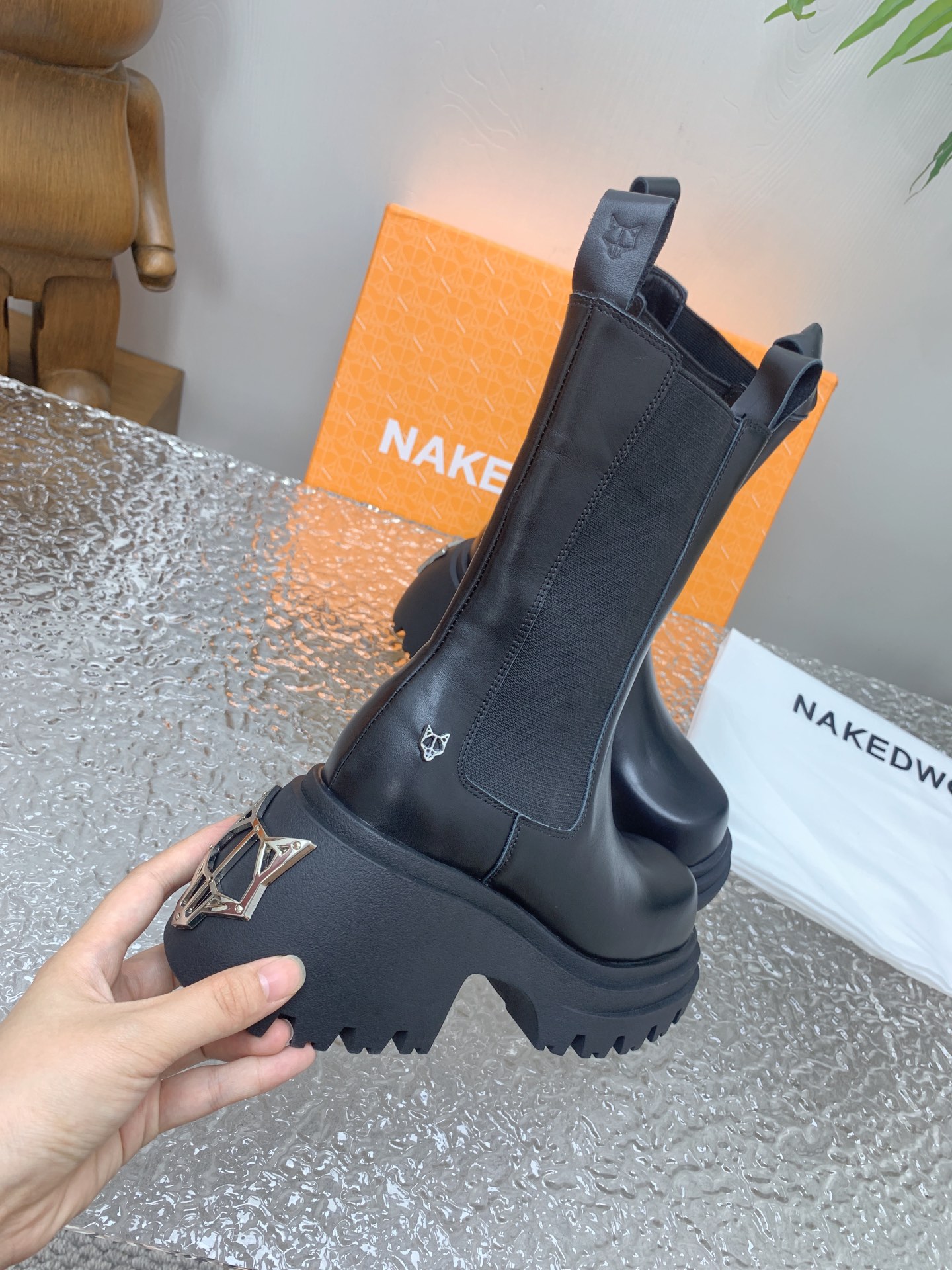 Ned Wolfe: Luxury London Fashion Designer Brand with Bold Shoe Designs - 图片 9