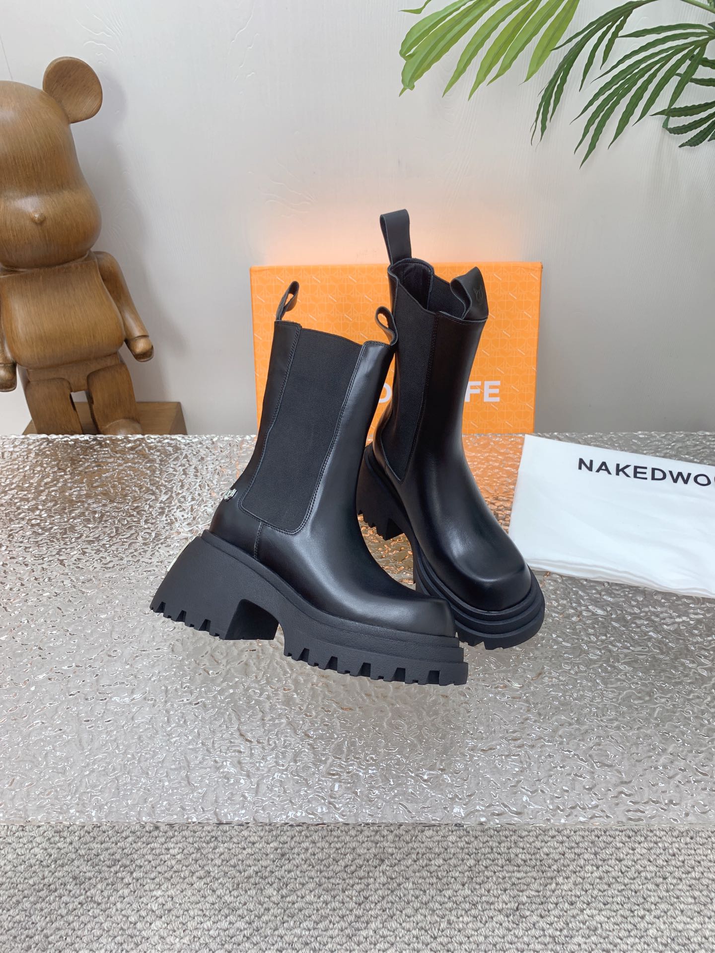 Ned Wolfe: Luxury London Fashion Designer Brand with Bold Shoe Designs - 图片 3