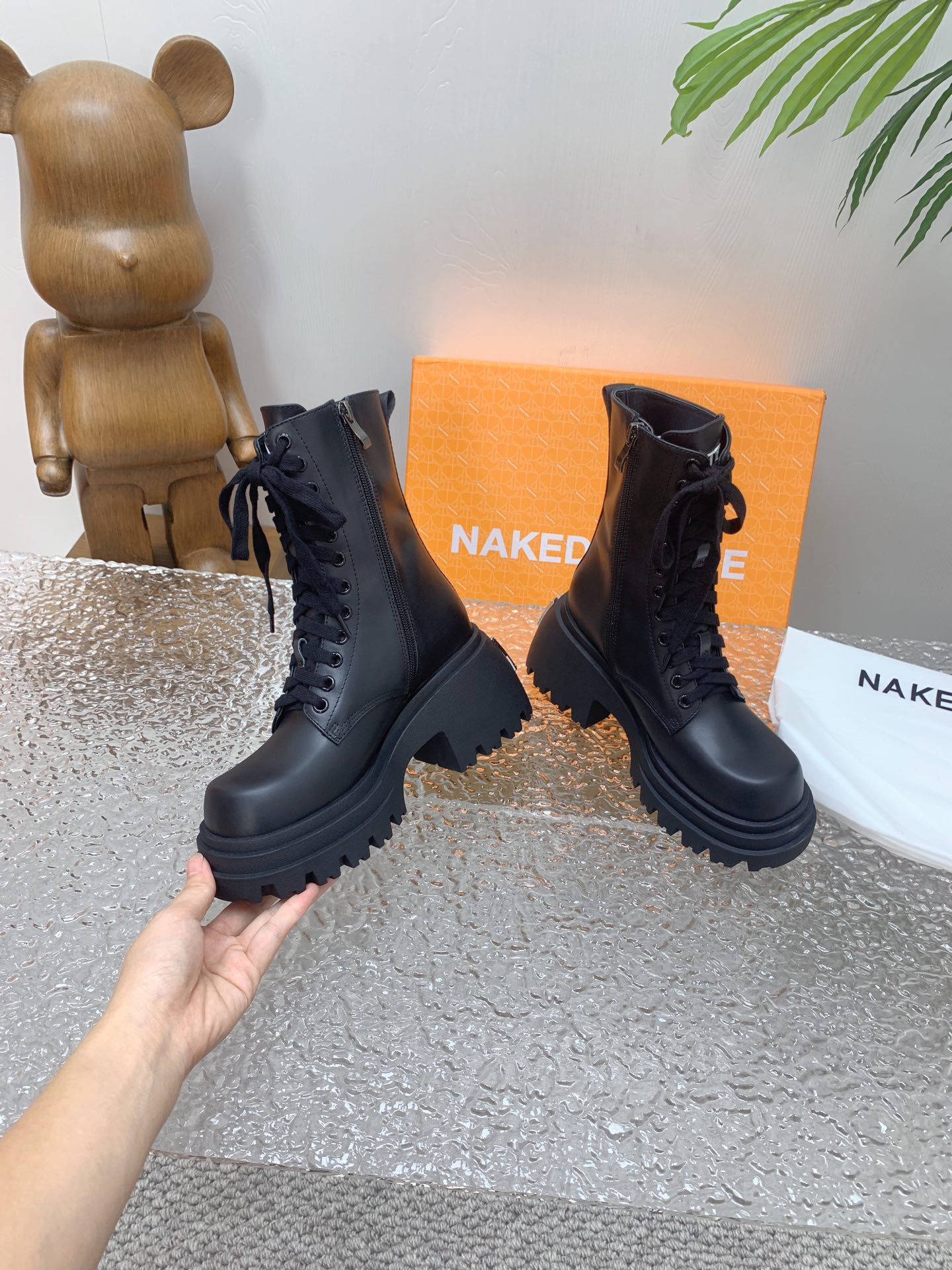 Ned Wolfe: Luxury London Fashion Brand with Bold Shoe Designs - 图片 8