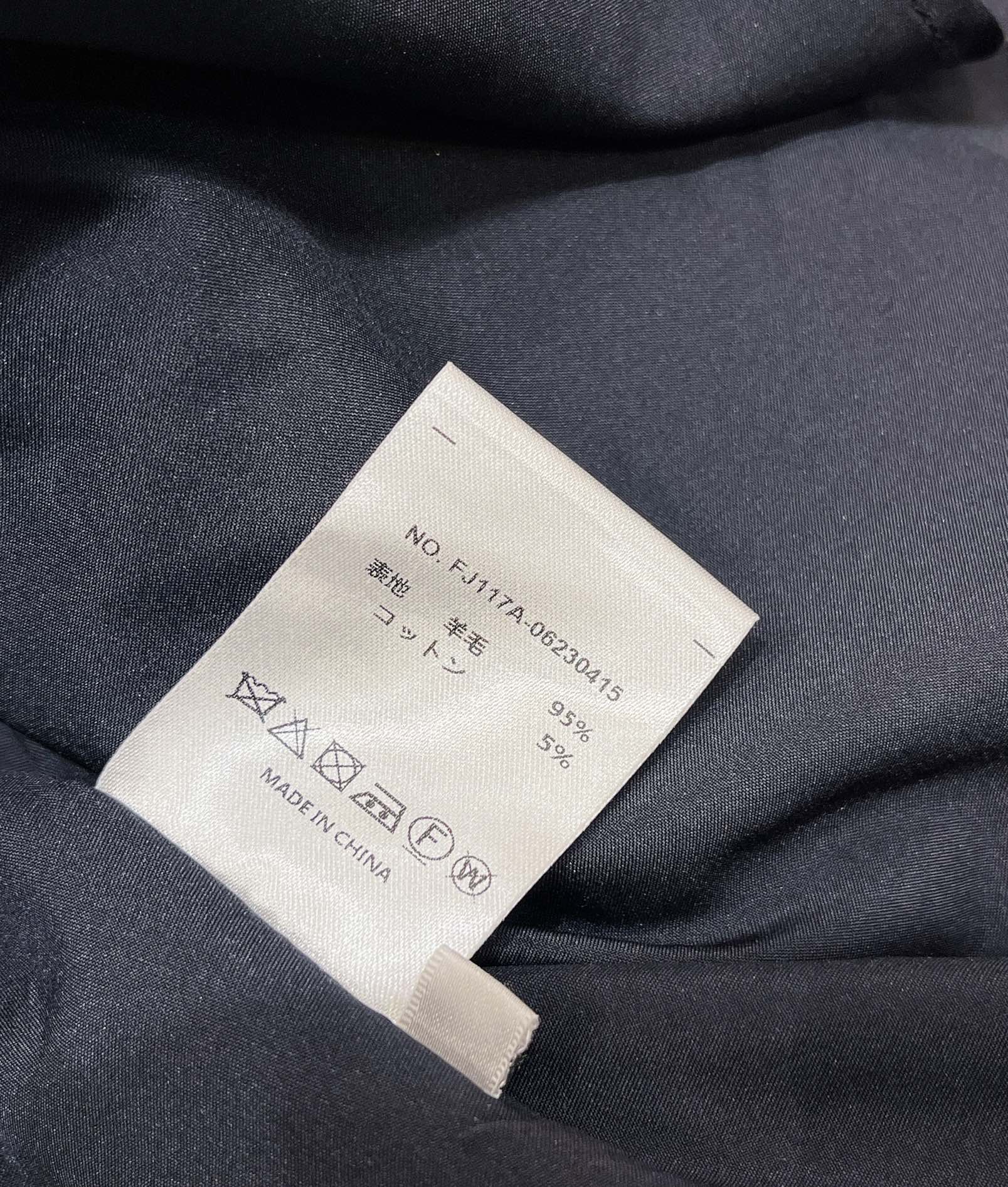 Exclusive Thom Browne College Shirt Collection: High-Quality, Youthful, Tailored Style. - 图片 8