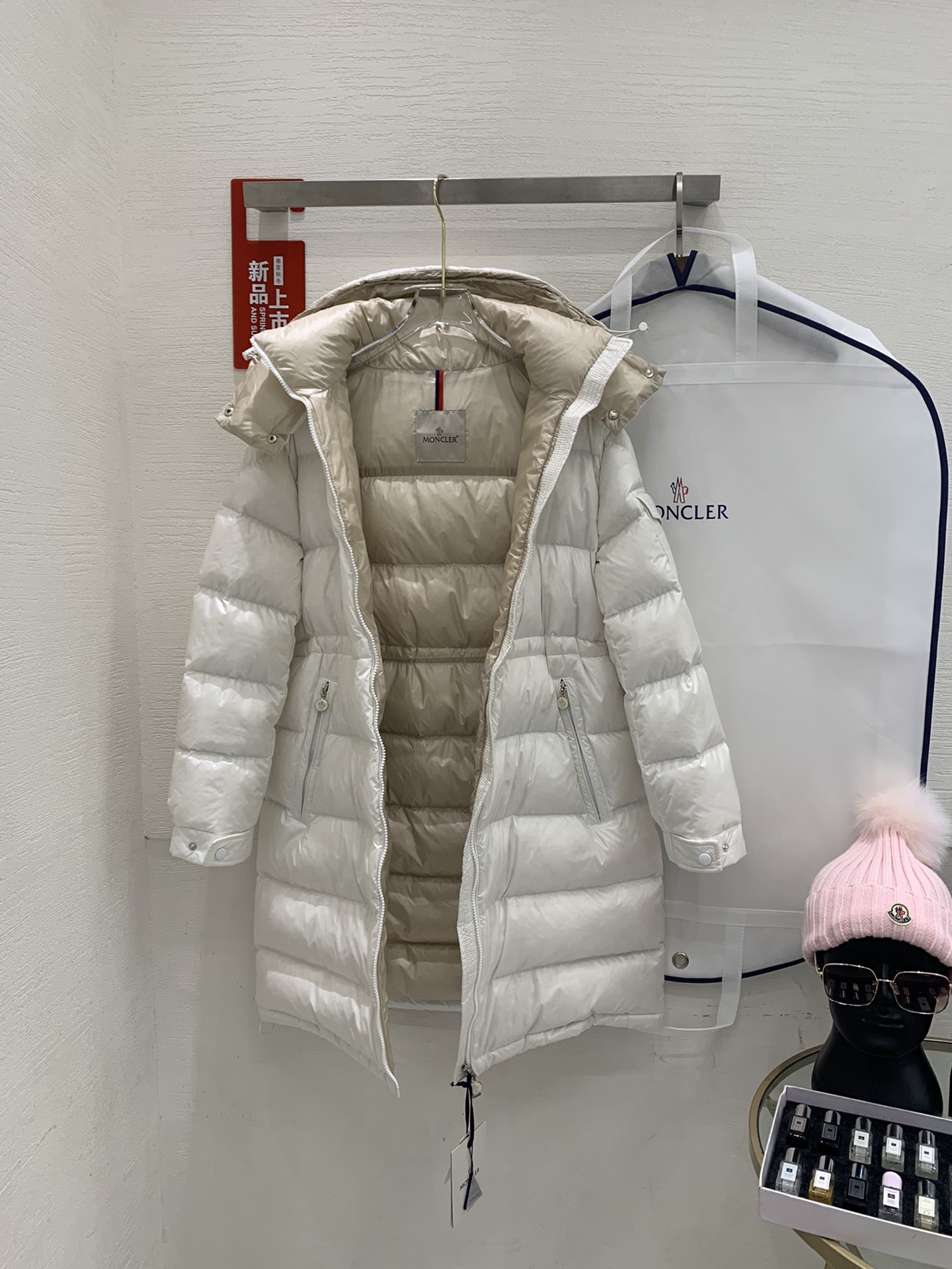 Moncler/蒙口春款女士MEILLON长款连帽羽绒服码数0-1-2-3颜色黑*白Meillon羽绒服